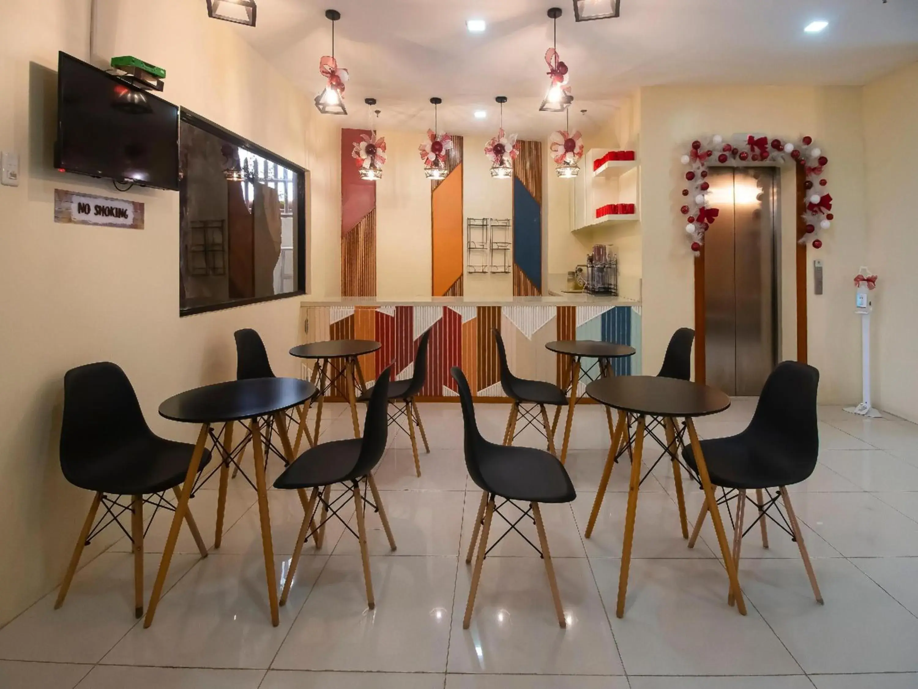 Lobby or reception in Super OYO 832 The Teepee Place Hostel & Residence Inn Lobby or reception in Super OYO 832 The Teepee Place Hostel & Residence Inn