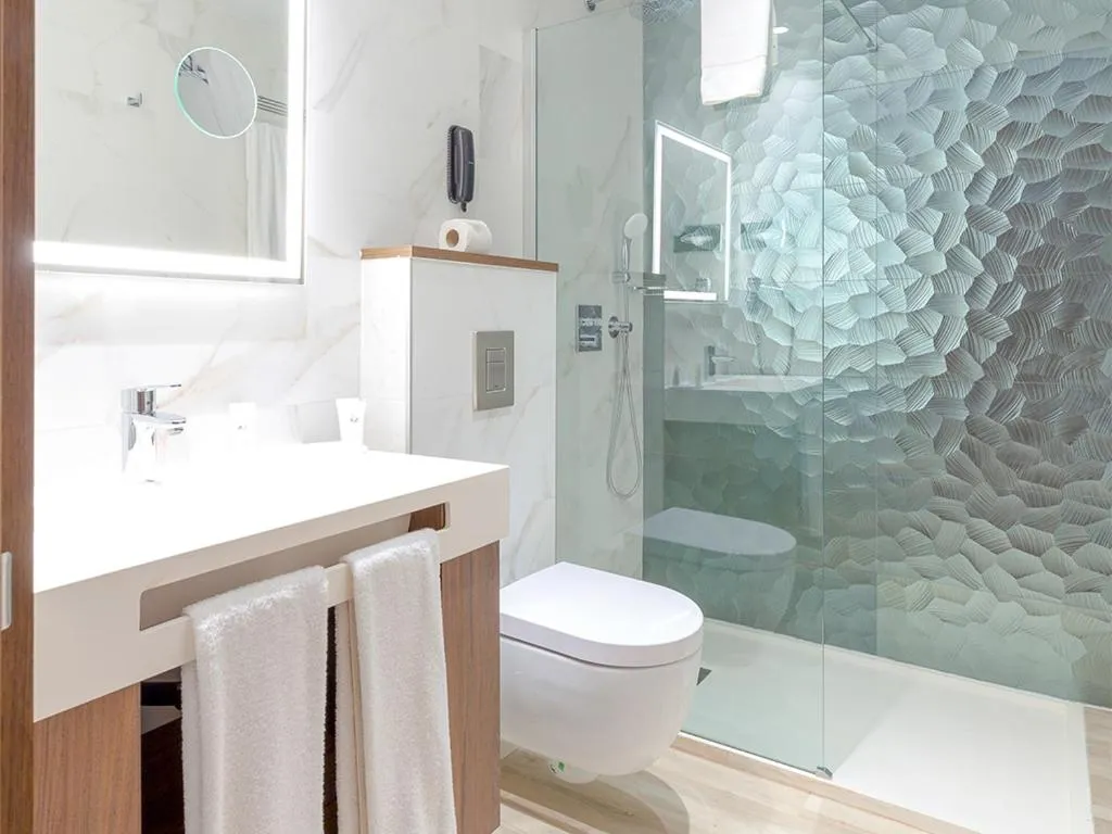 Shower in AZ Hotels Grand Oran