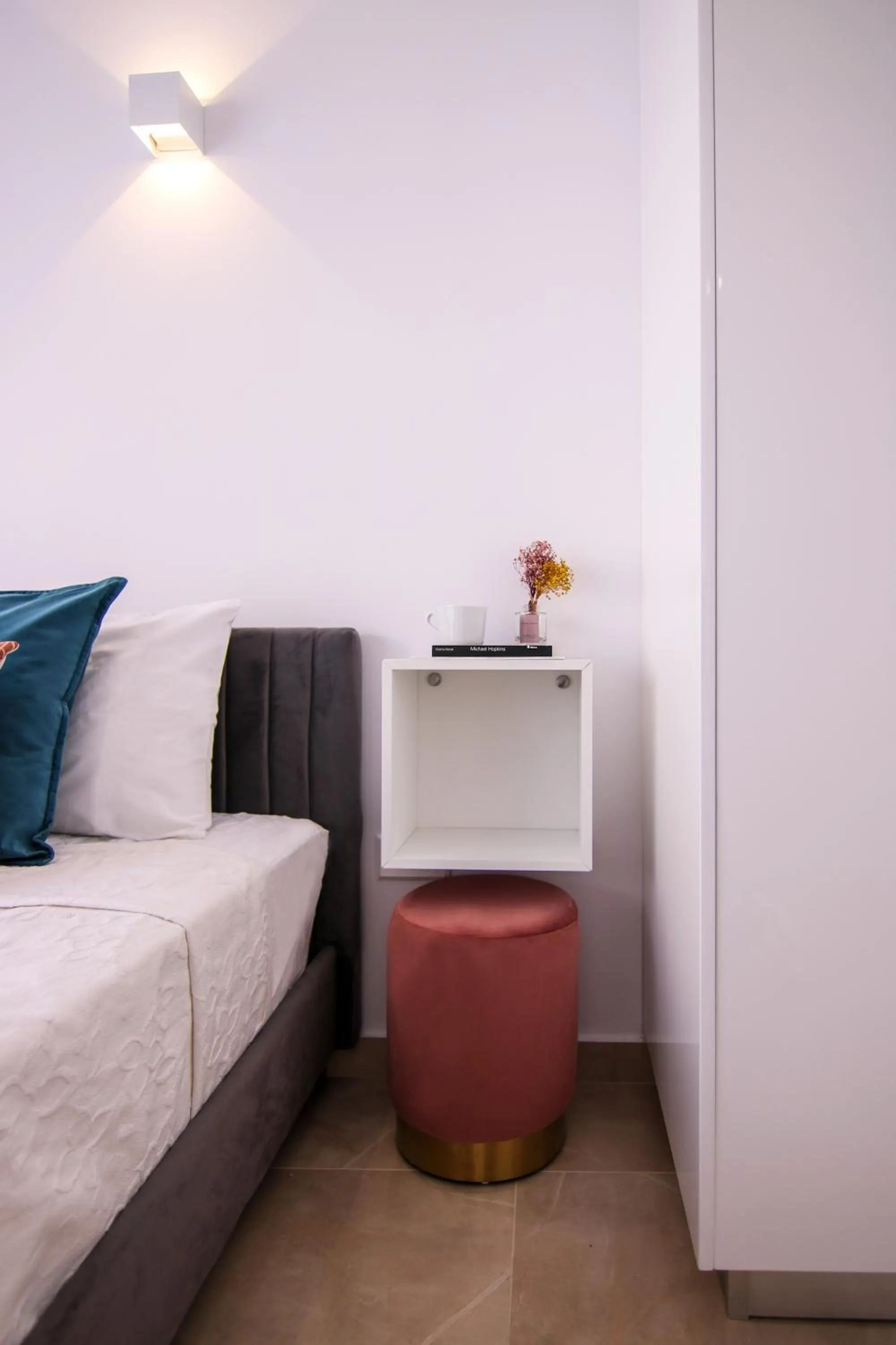 Bed in Phaedrus Living: Luxury Maisonette Lighthouse 60