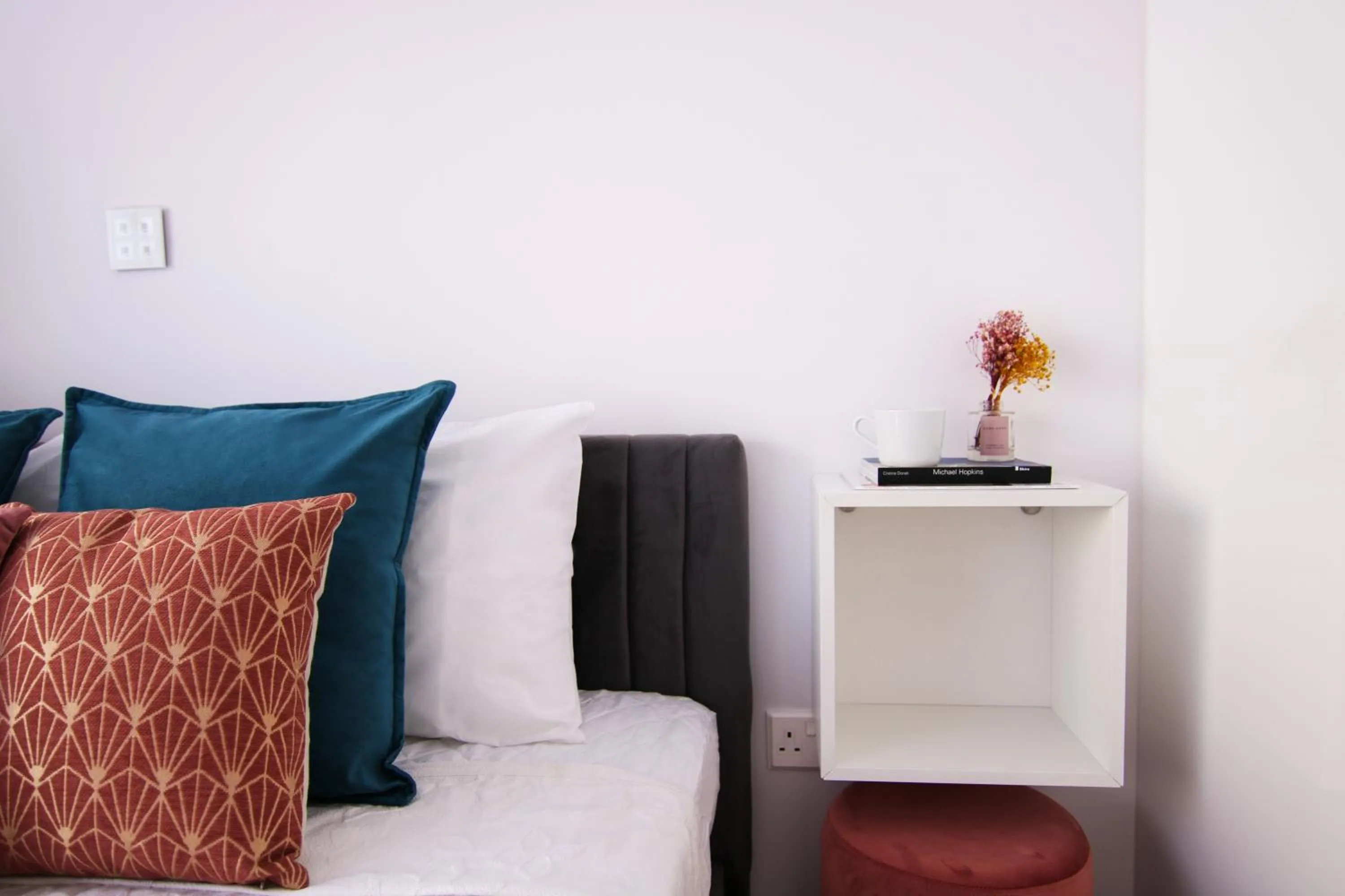 Property building in Phaedrus Living: Luxury Maisonette Lighthouse 60