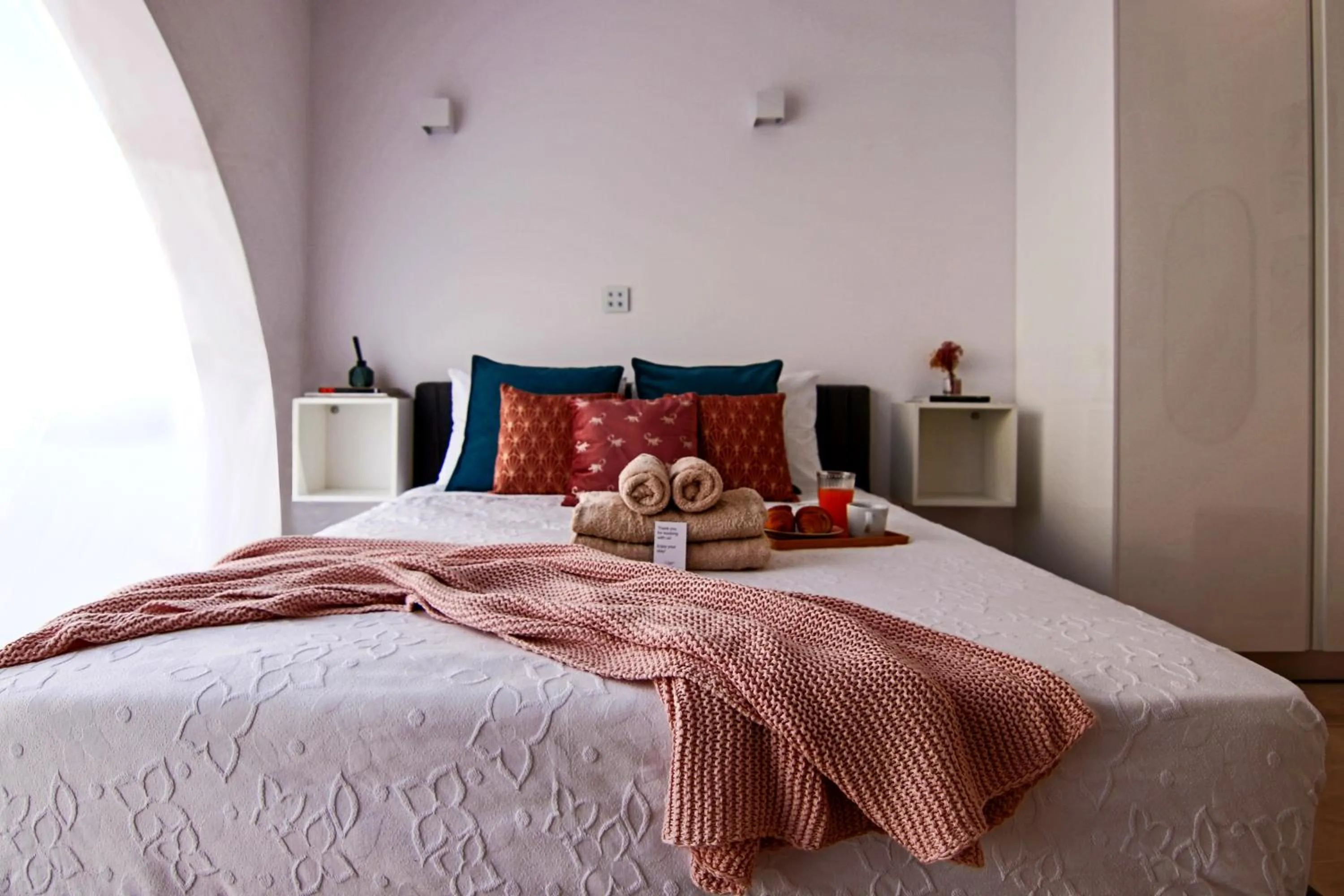 Bed in Phaedrus Living: Luxury Maisonette Lighthouse 60