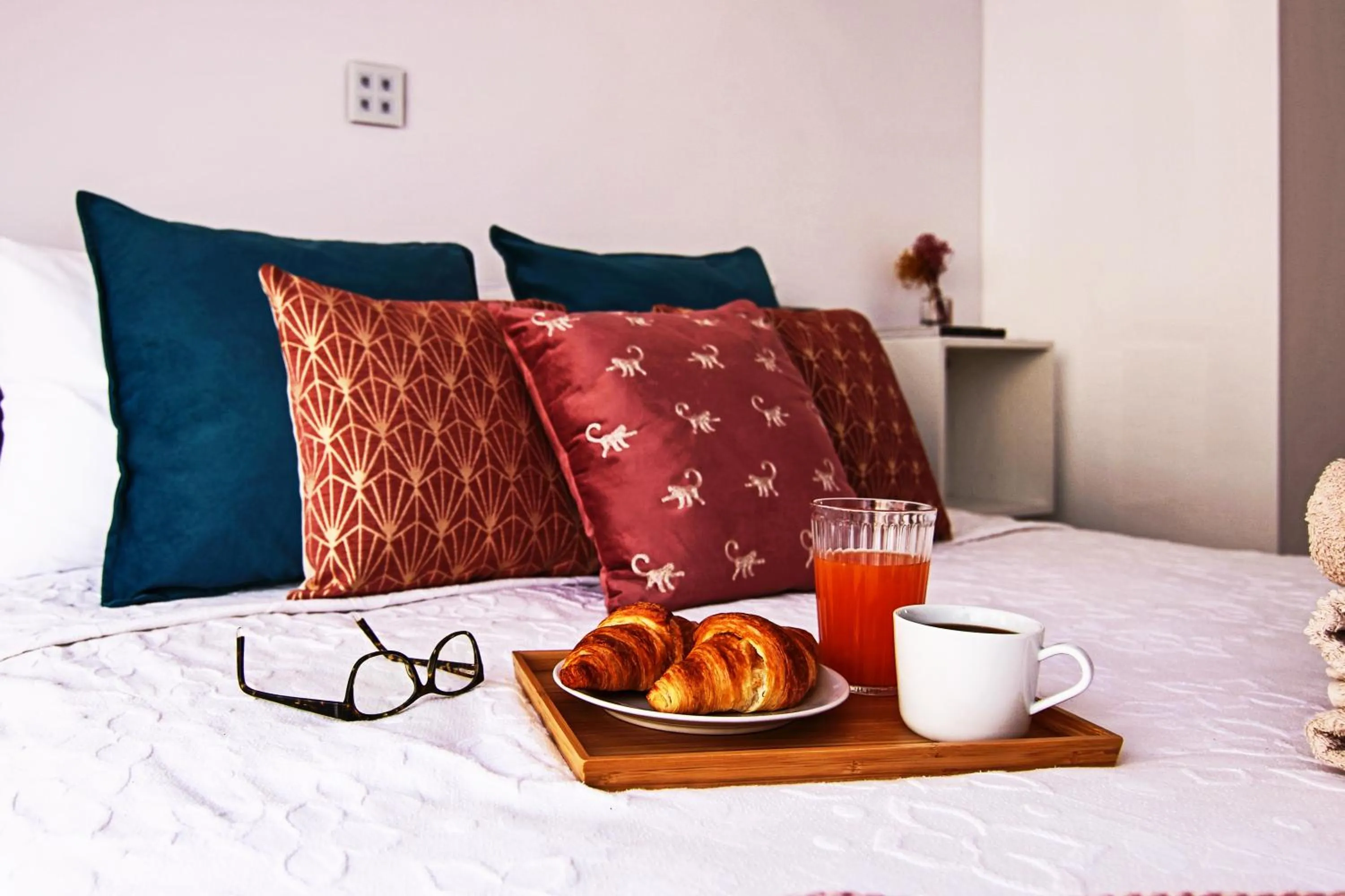 Bed in Phaedrus Living: Luxury Maisonette Lighthouse 60