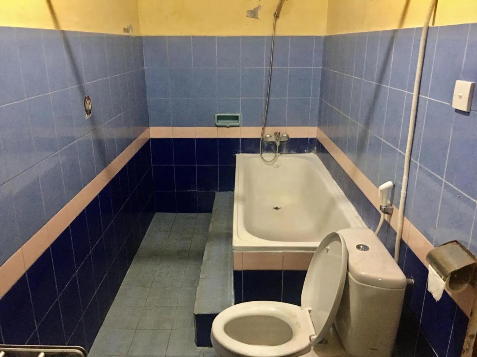 Bathroom in Puri Mandala Kaleran