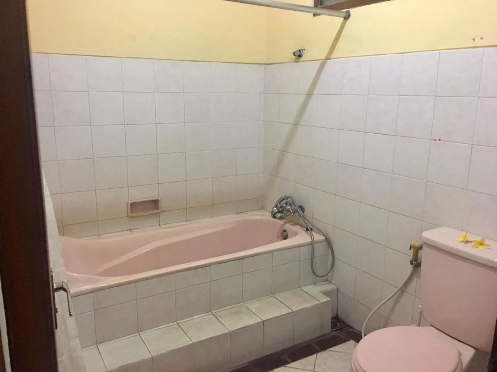 Bathroom in Puri Mandala Kaleran