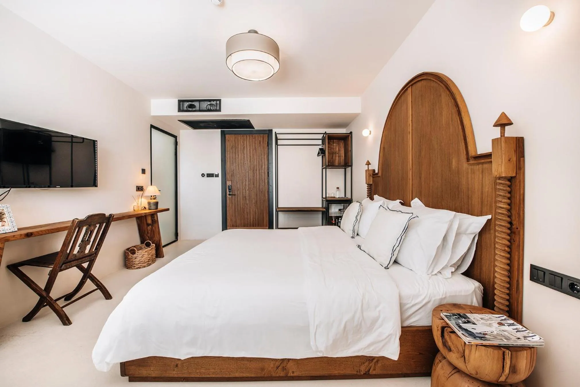 Photo of the whole room, Bed in To Be Social House