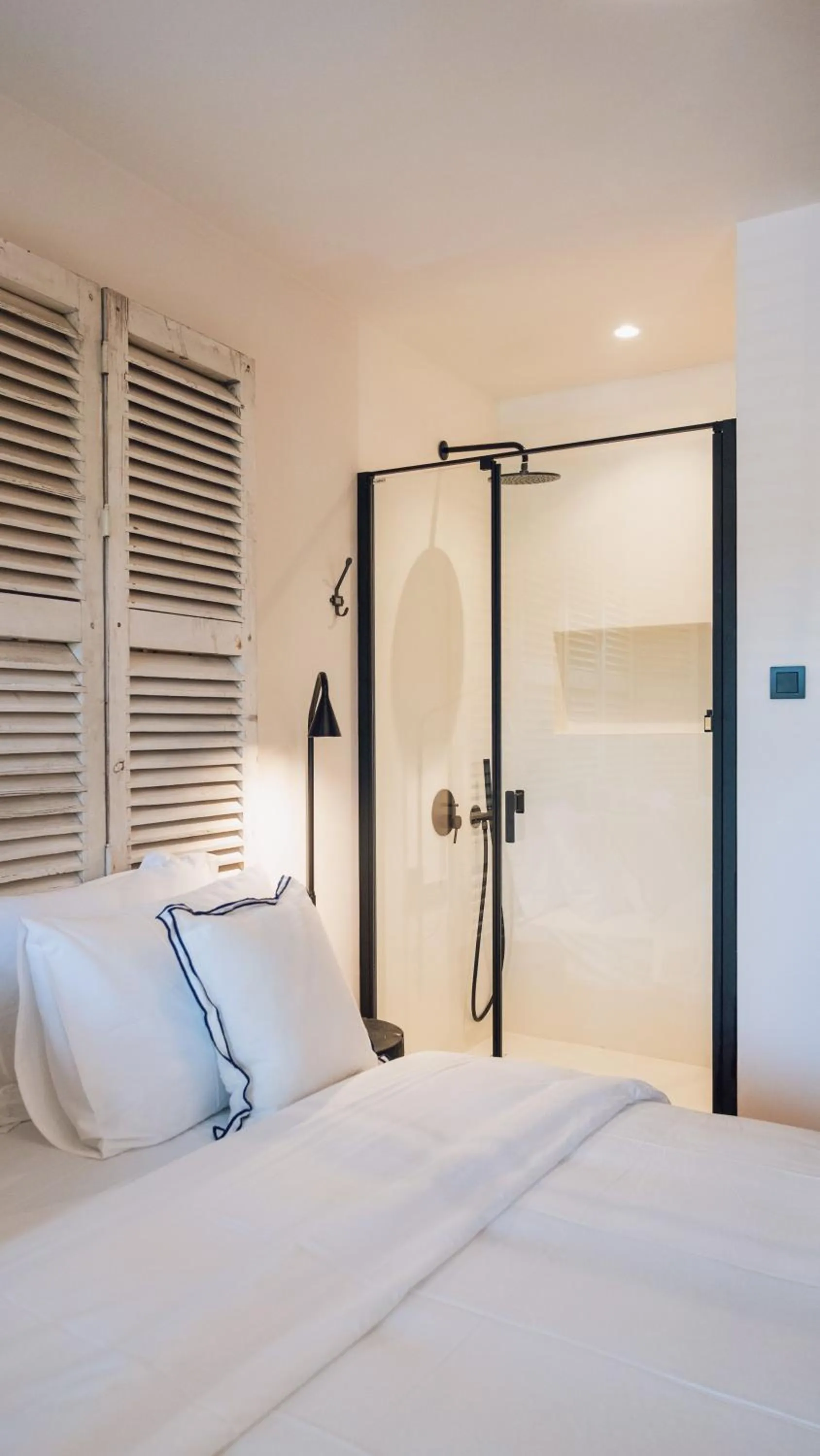 Shower, Bed in To Be Social House