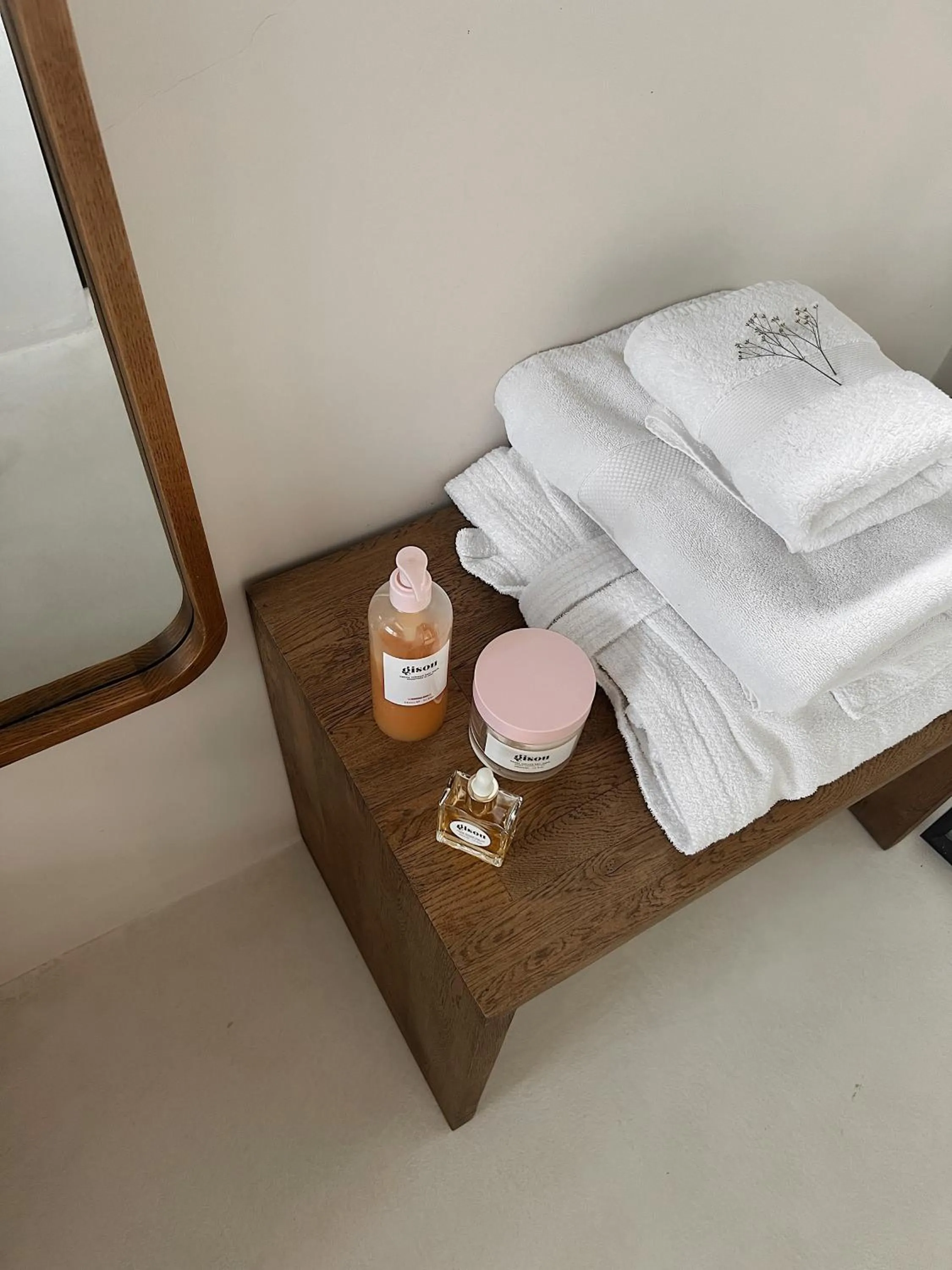 towels in To Be Social House