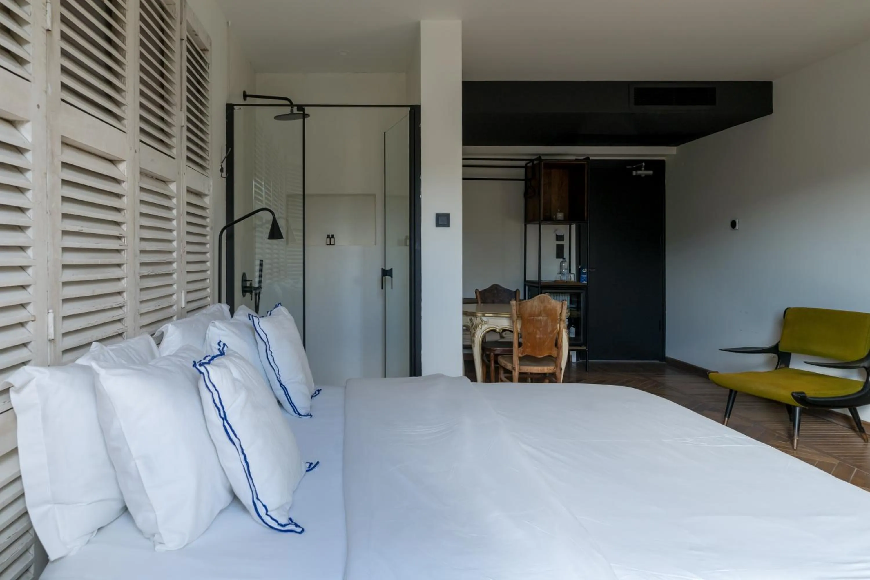 Shower, Bed in To Be Social House