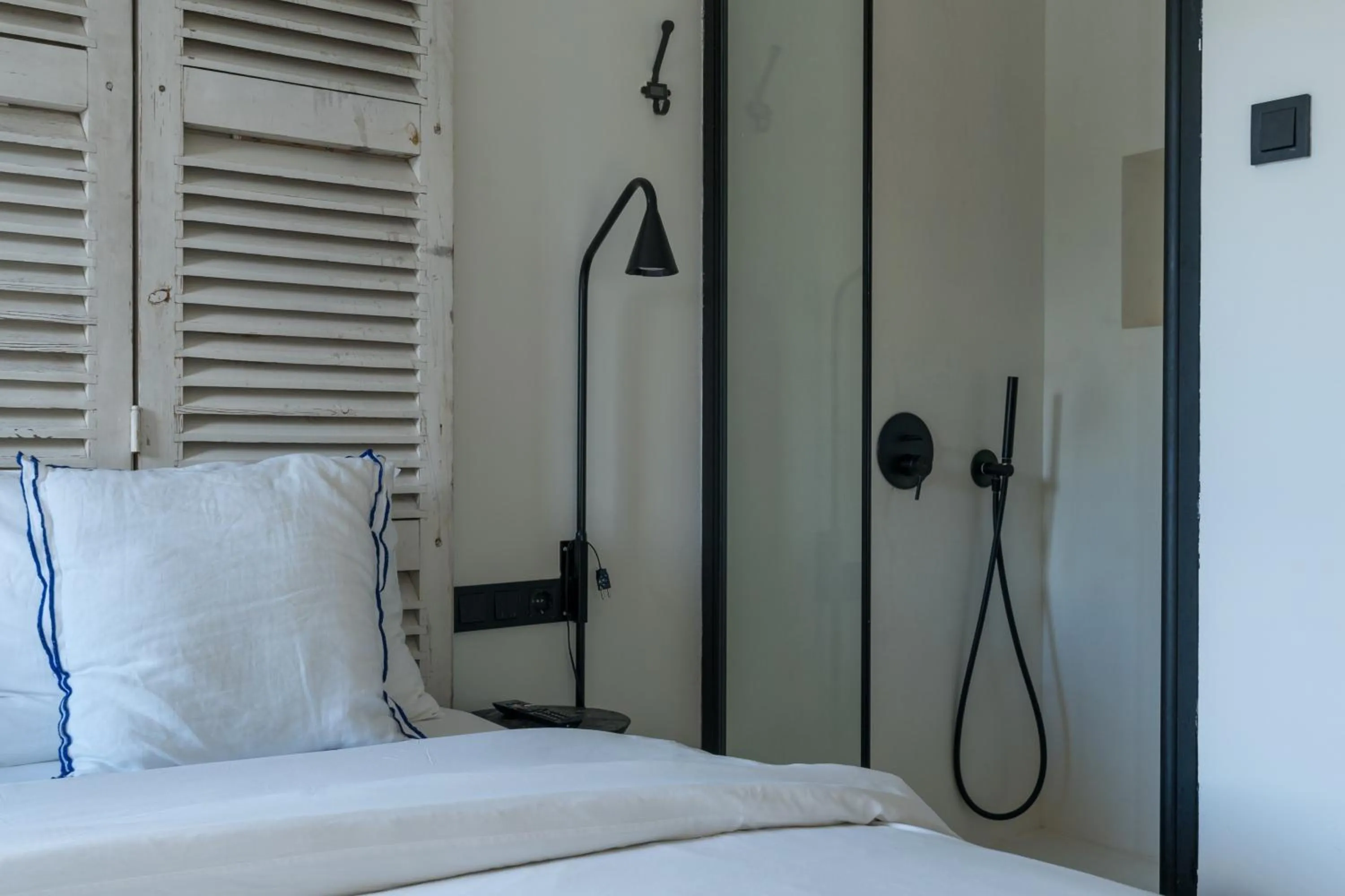 Shower, Bed in To Be Social House