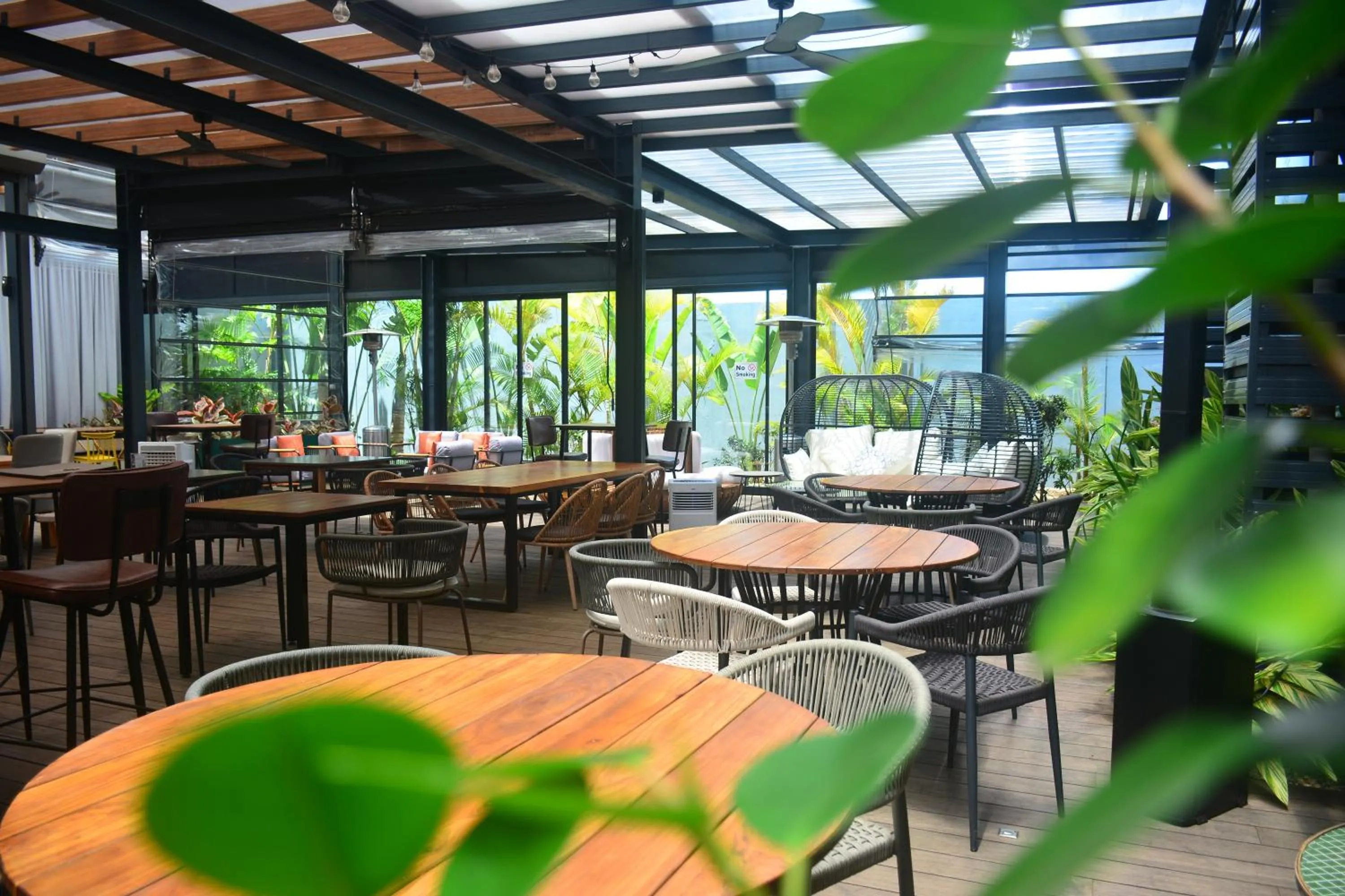 Restaurant/places to eat in Royal Green Wellness Resort