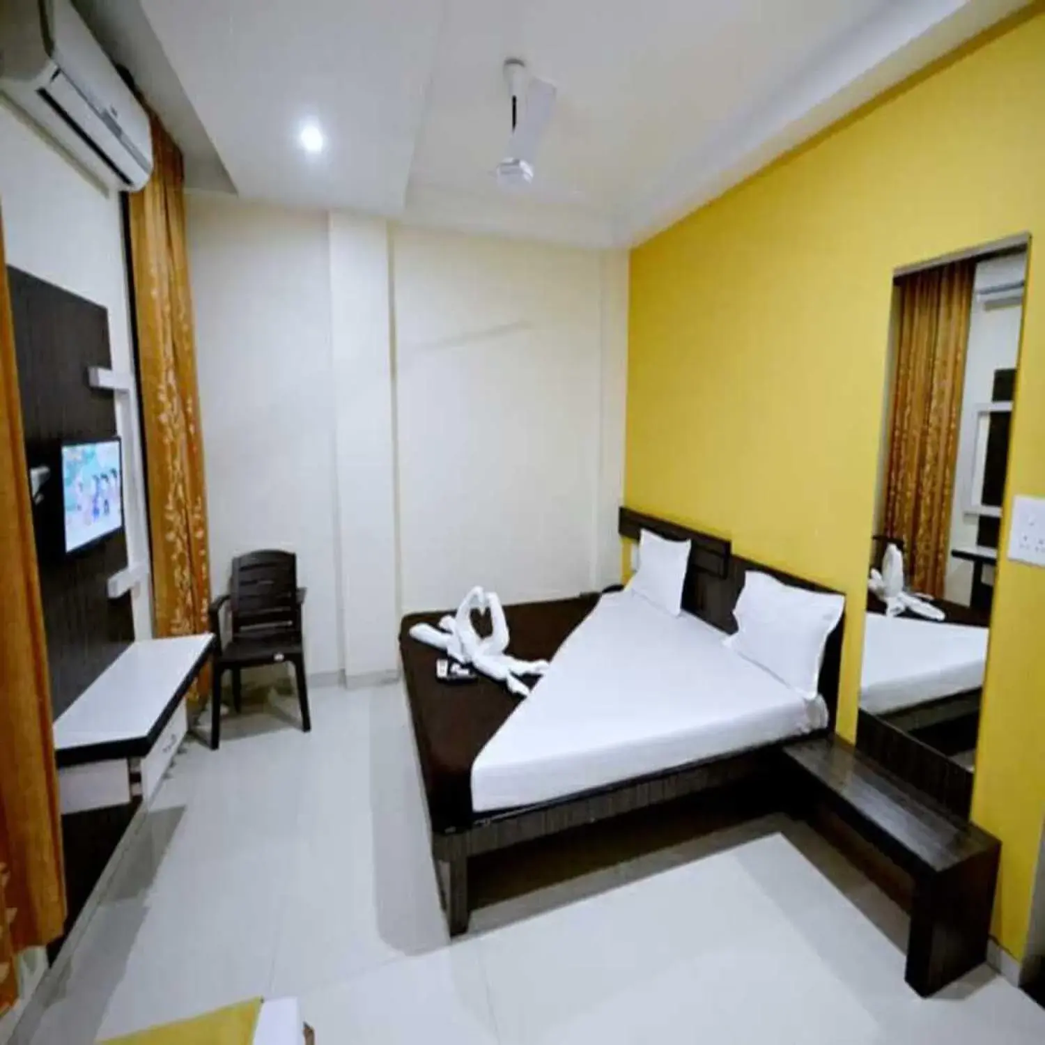 Bed in Hotel sai kanhaiya Bed in Hotel sai kanhaiya