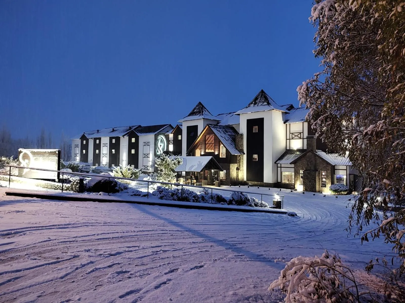 Property building in Xelena Hotel & Suites