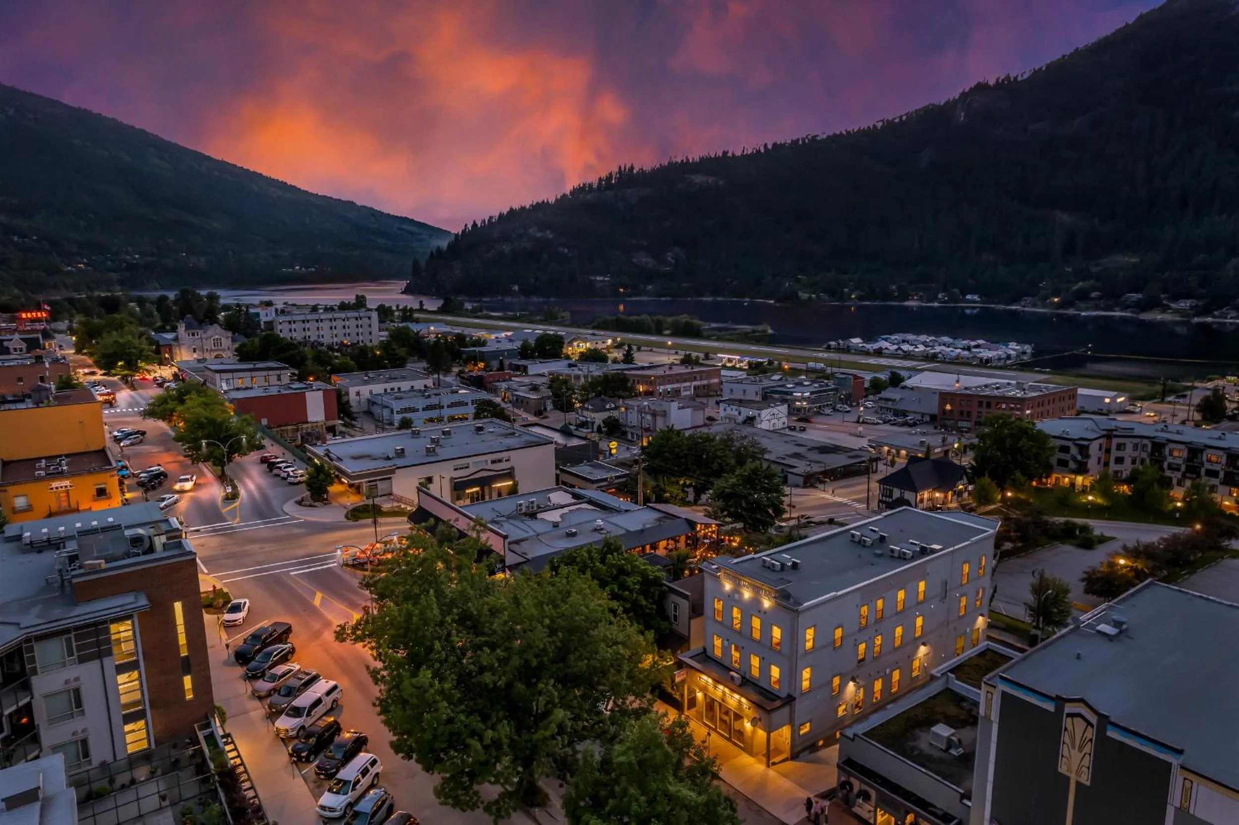 Night in Stirling All Suites Hotel