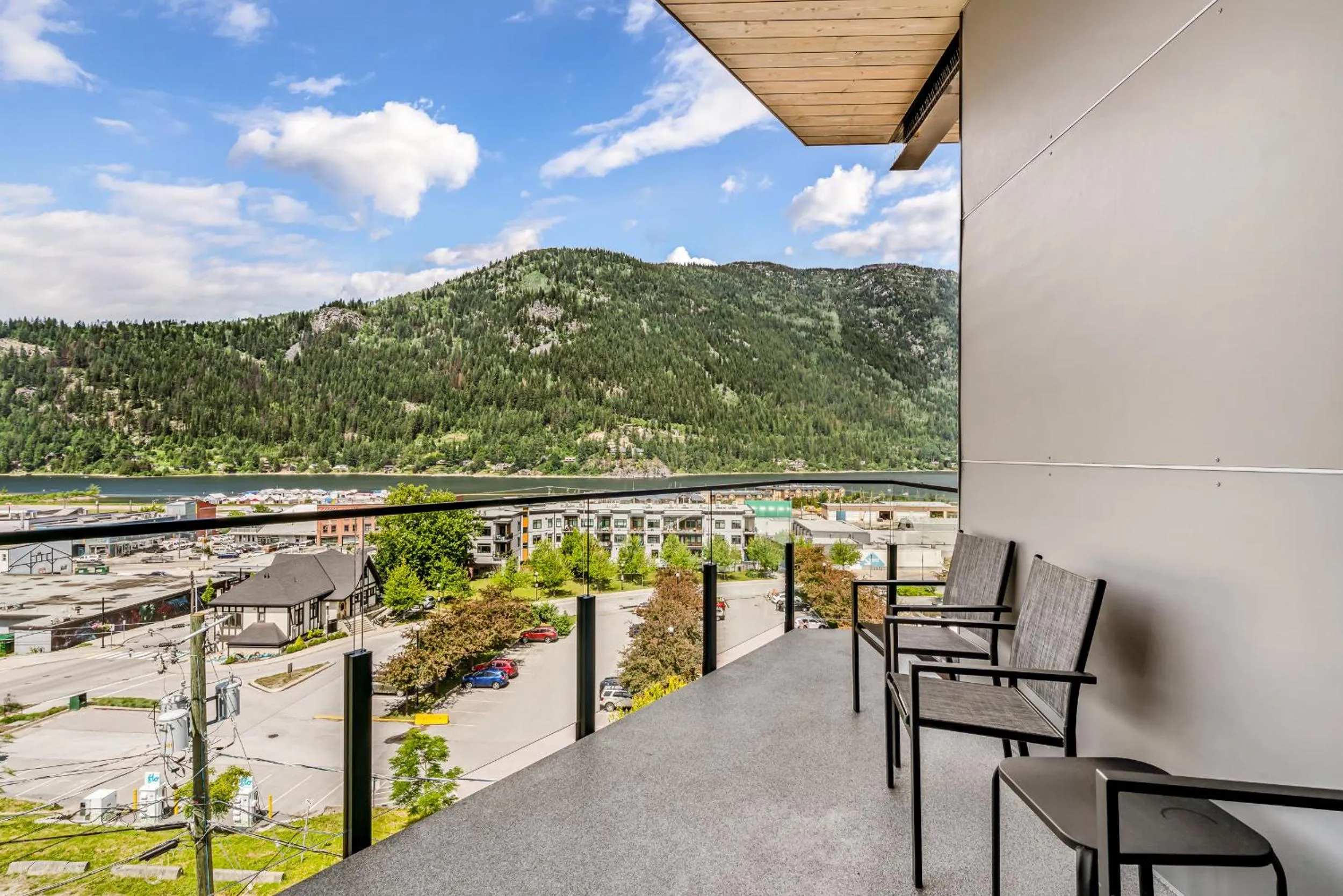 Patio in Stirling All Suites Hotel