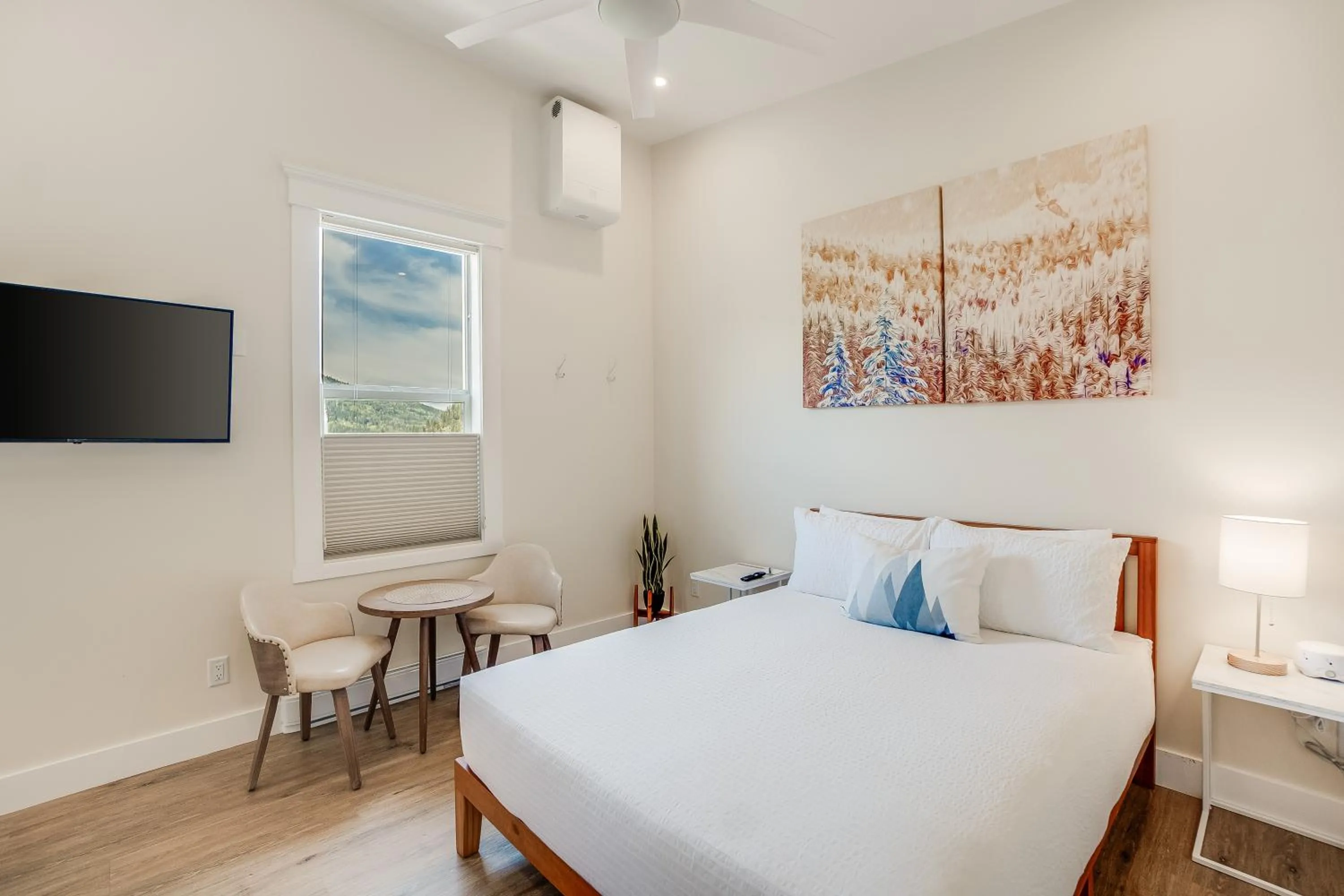 Bed in Stirling All Suites Hotel