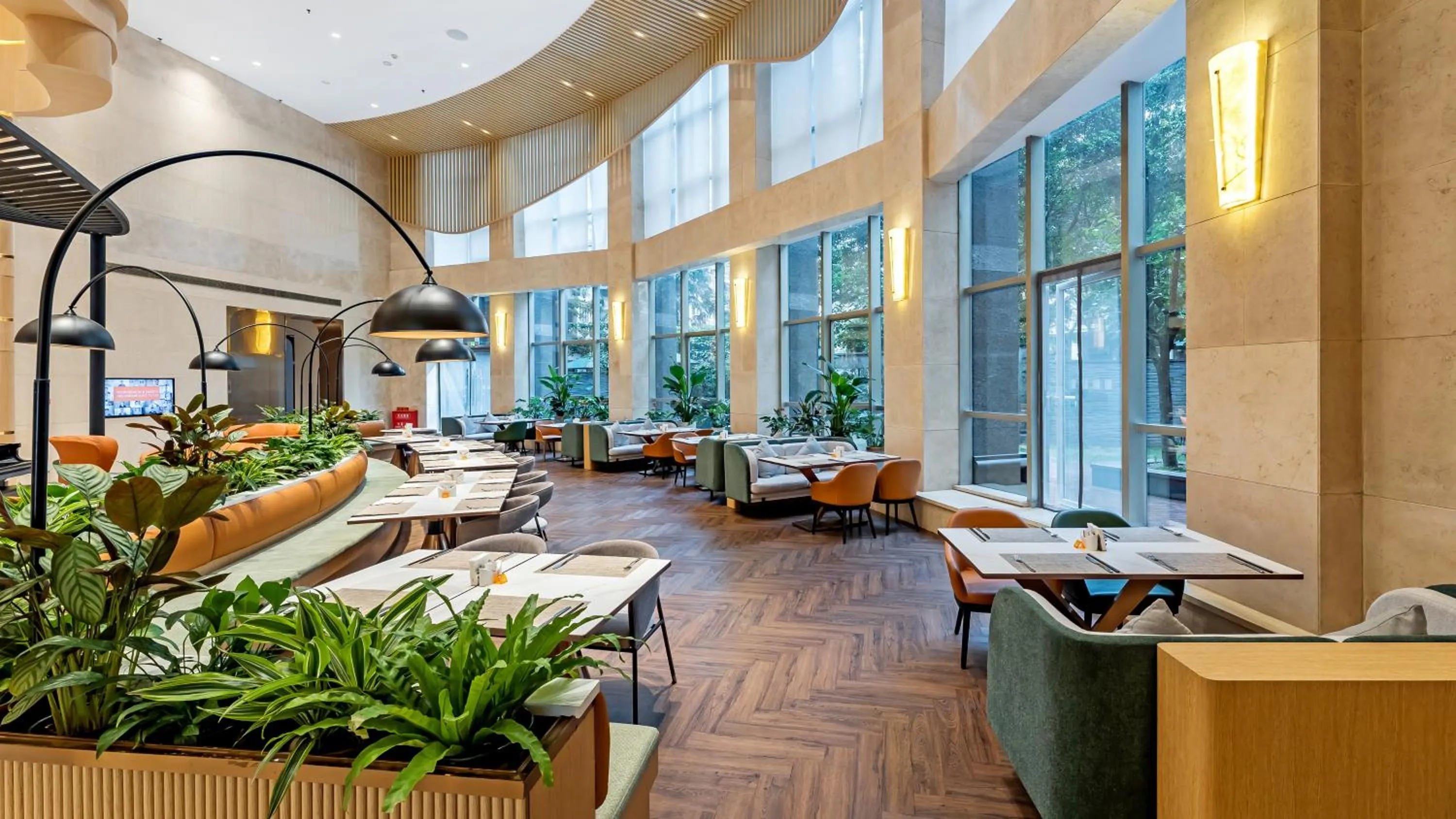 Restaurant/places to eat in Holiday Inn Chongqing Guanyinqiao, an IHG Hotel