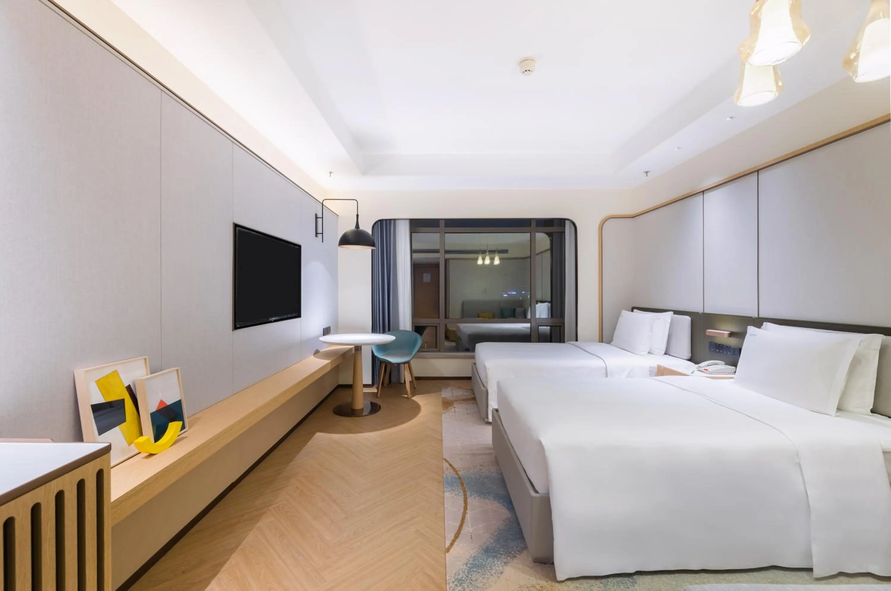 Photo of the whole room, Bed in Holiday Inn Chongqing Guanyinqiao, an IHG Hotel