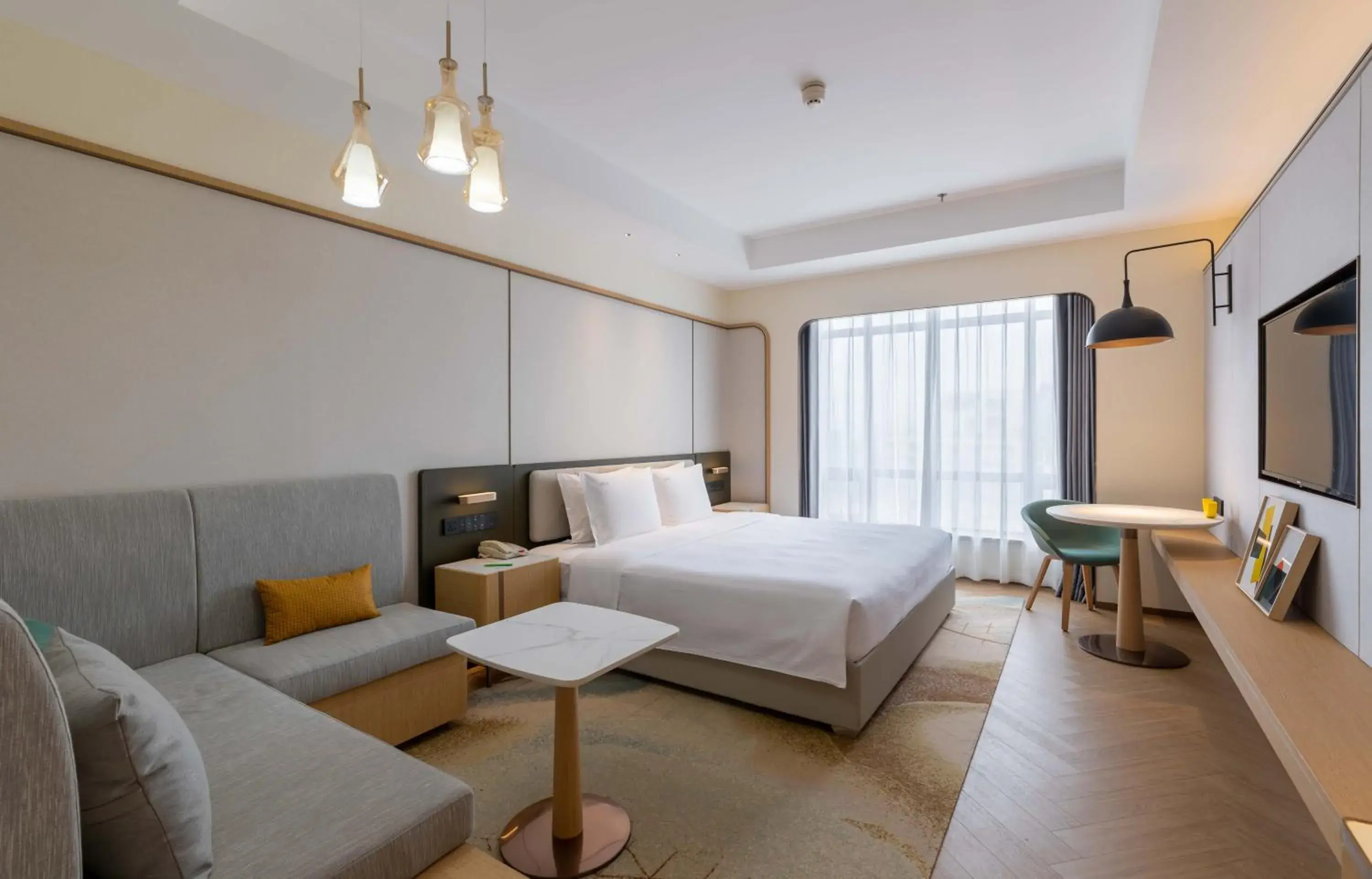 Photo of the whole room, Bed in Holiday Inn Chongqing Guanyinqiao, an IHG Hotel Photo of the whole room, Bed in Holiday Inn Chongqing Guanyinqiao, an IHG Hotel