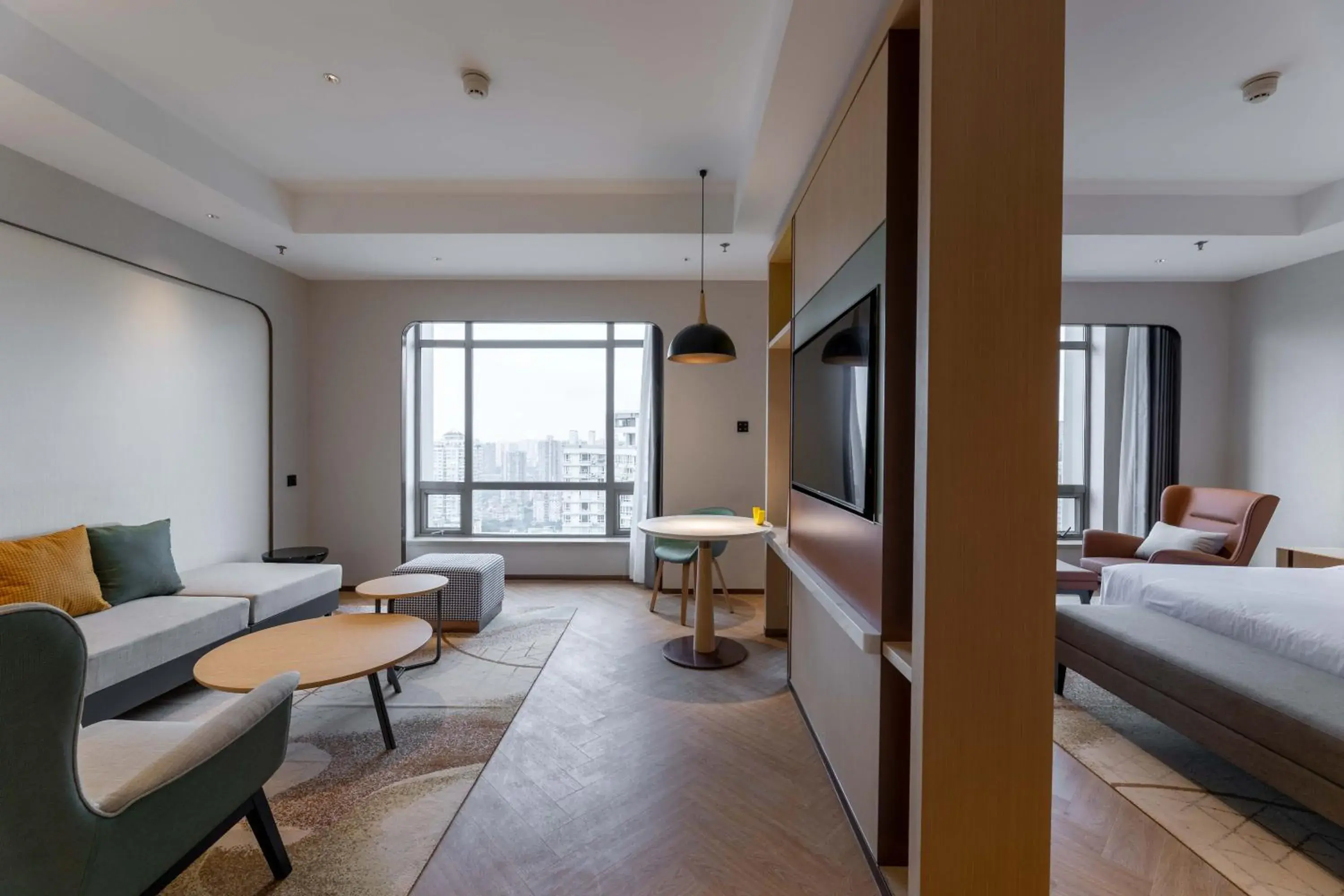 Photo of the whole room, Bed in Holiday Inn Chongqing Guanyinqiao, an IHG Hotel Photo of the whole room, Bed in Holiday Inn Chongqing Guanyinqiao, an IHG Hotel