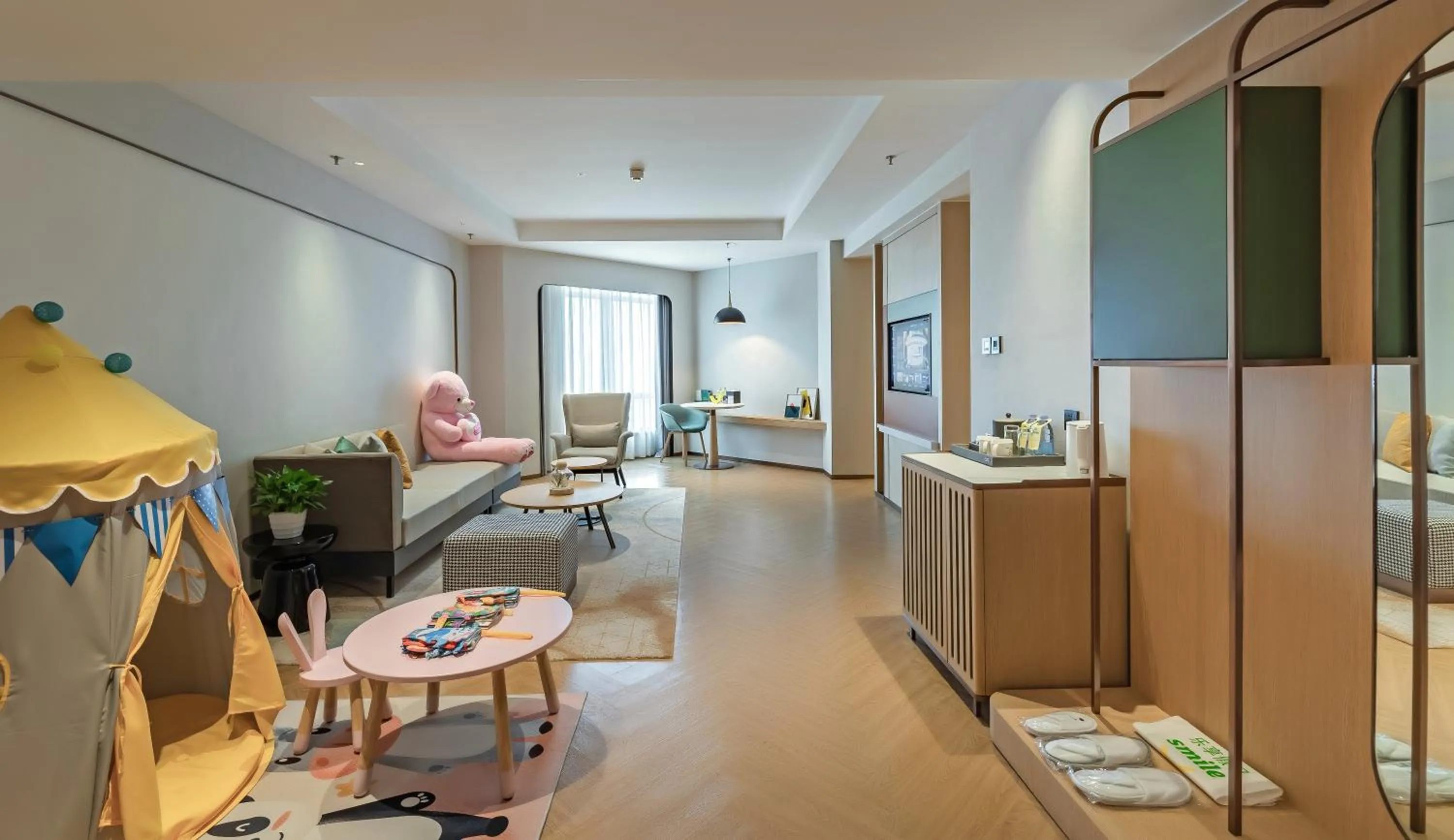 Photo of the whole room in Holiday Inn Chongqing Guanyinqiao, an IHG Hotel