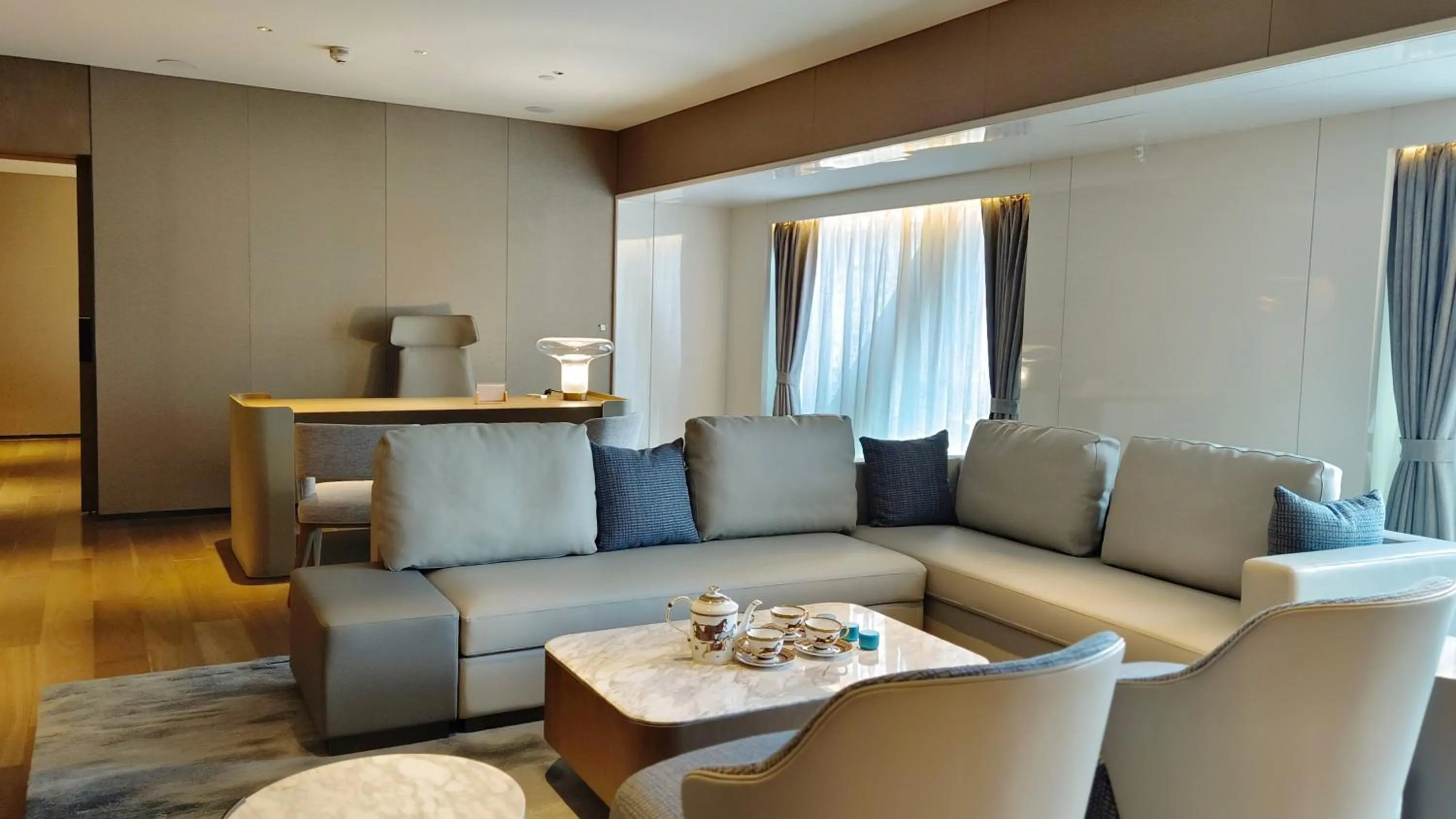 Photo of the whole room in Crowne Plaza Hohhot City Center