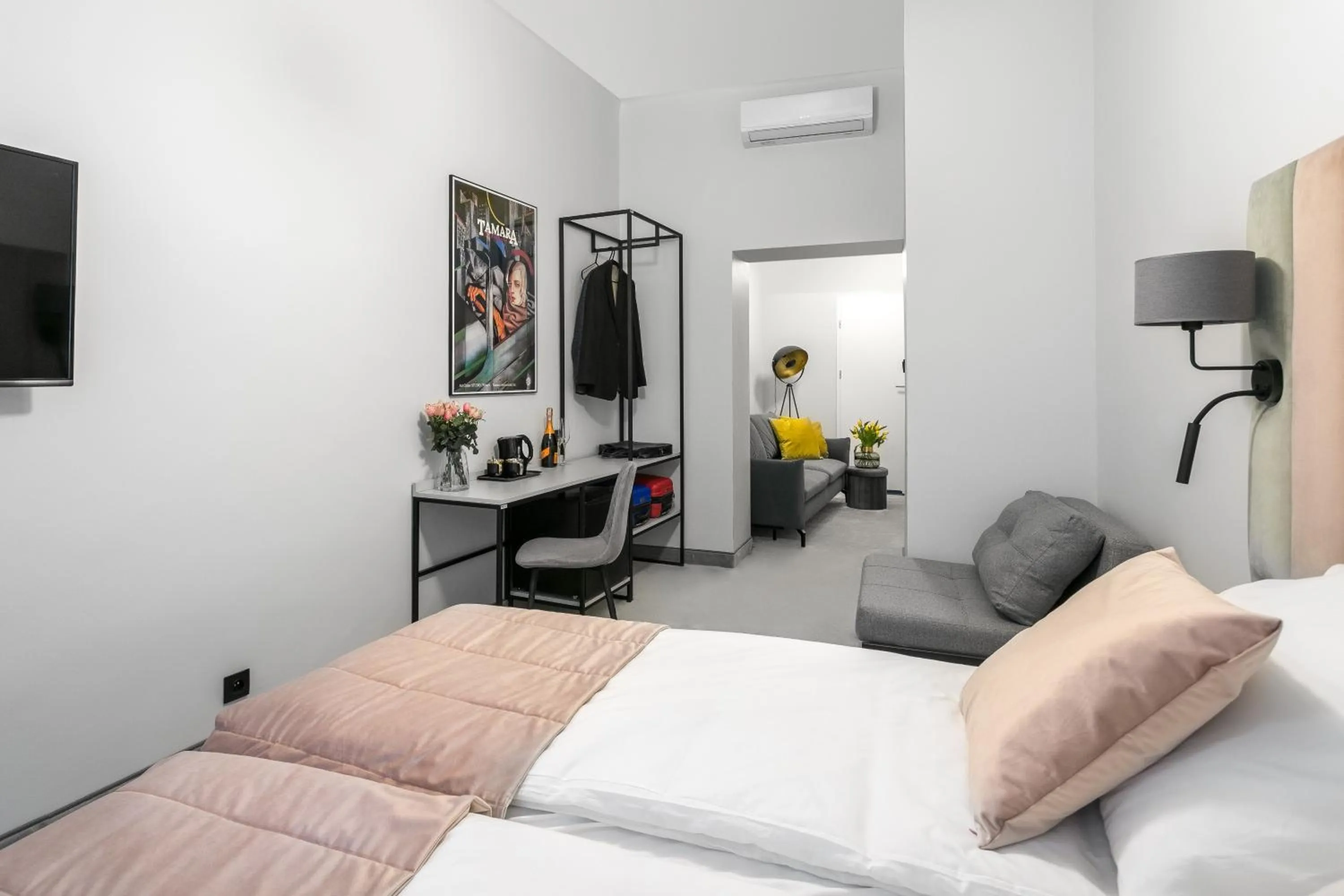 Photo of the whole room, Bed in Old Town Residence - Premium Aparthotel