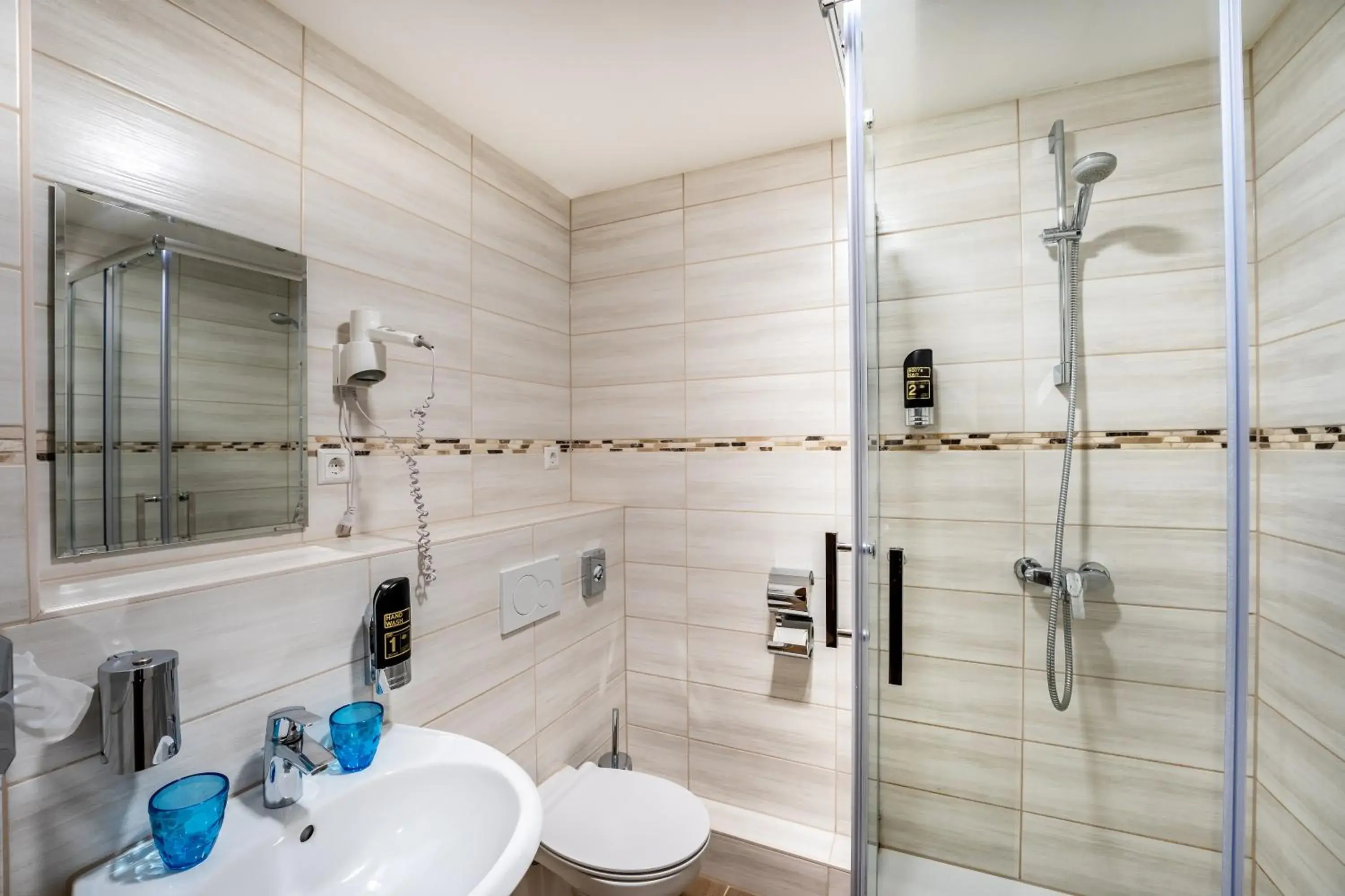 Twin Room with Shower in Aspire Castillo Reutlingen, Trademark Collection by Wyndham Twin Room with Shower in Aspire Castillo Reutlingen, Trademark Collection by Wyndham