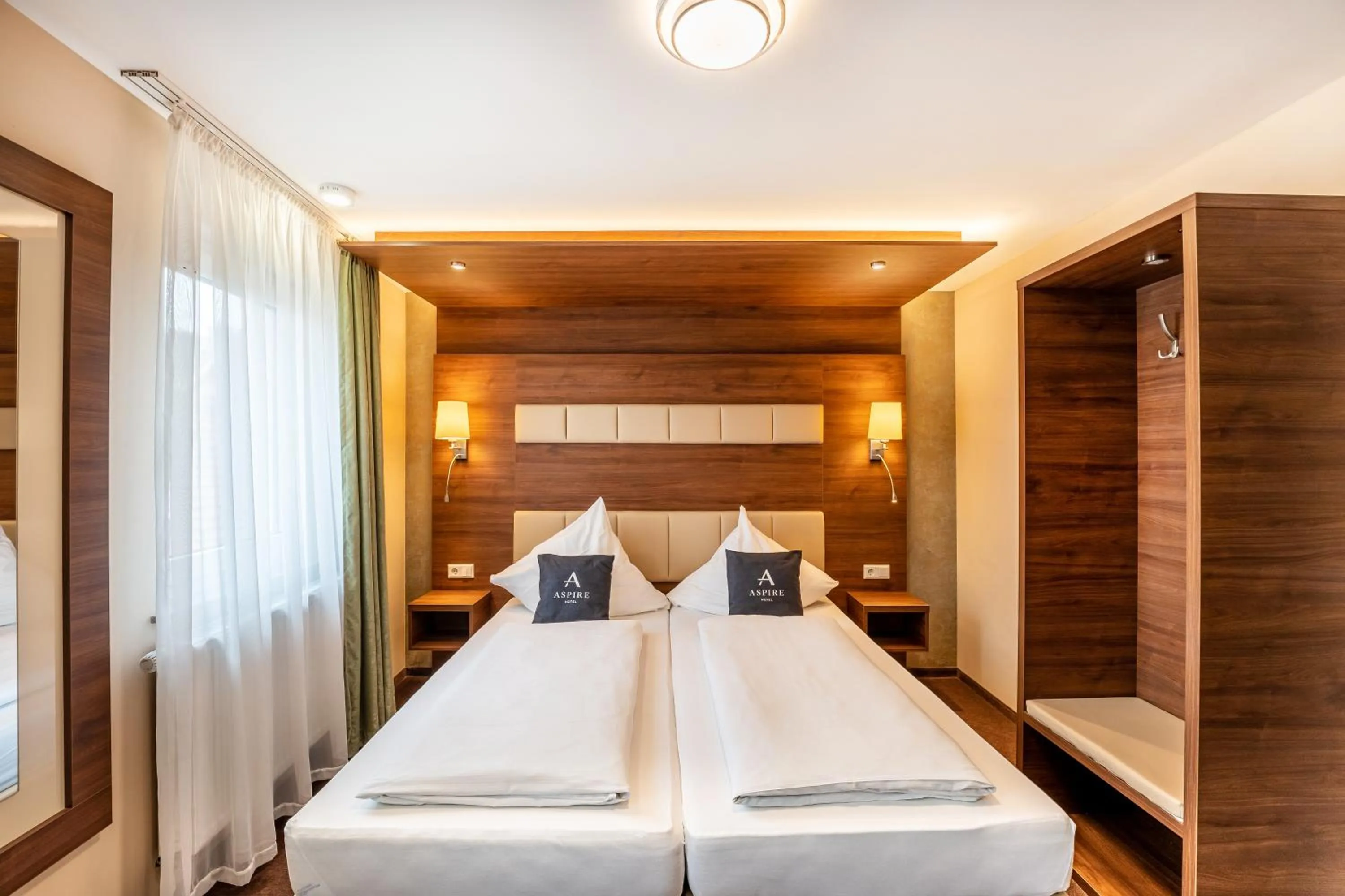 Bed in Stadthotel Reutlingen