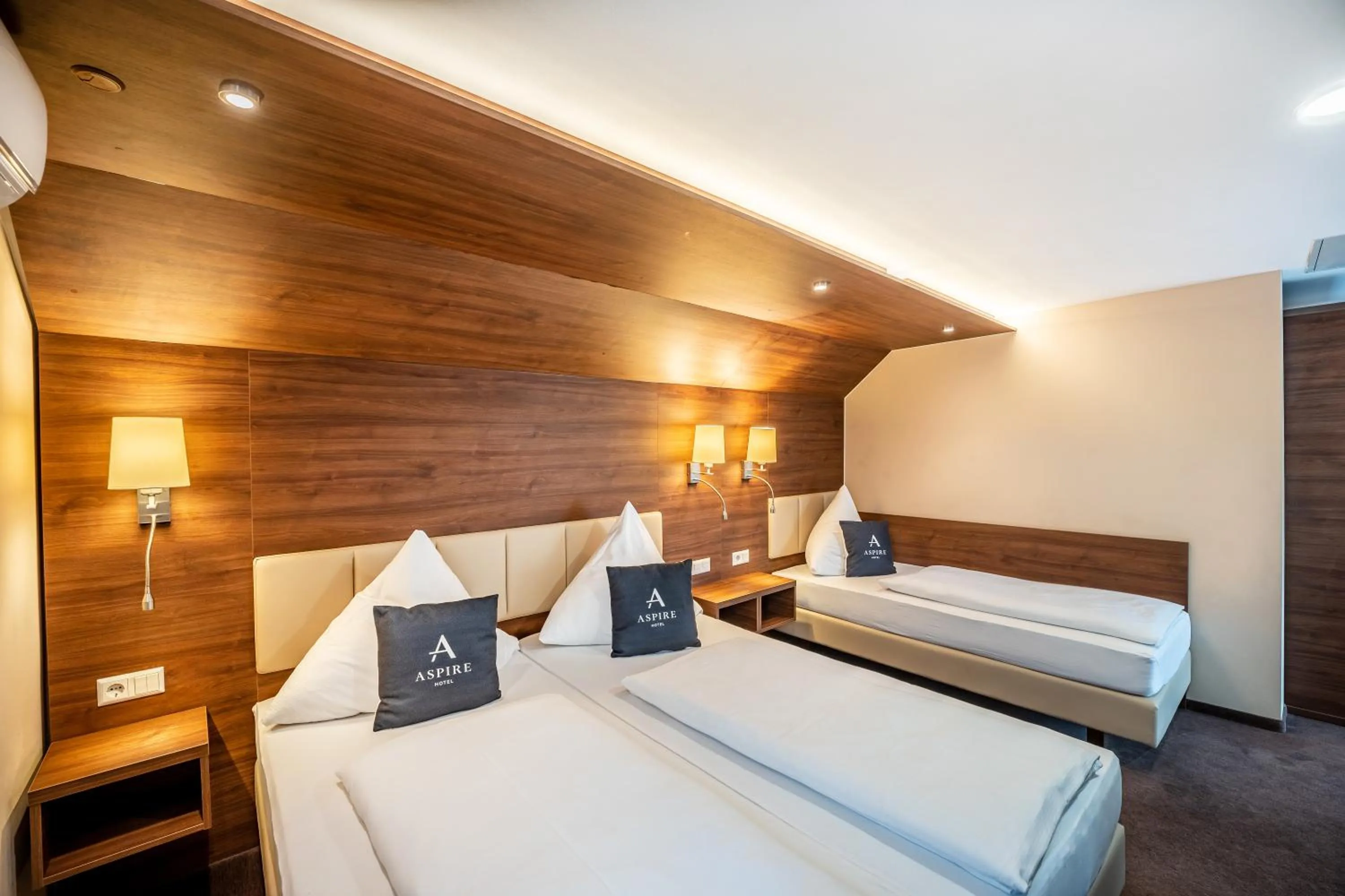 Bed in Stadthotel Reutlingen