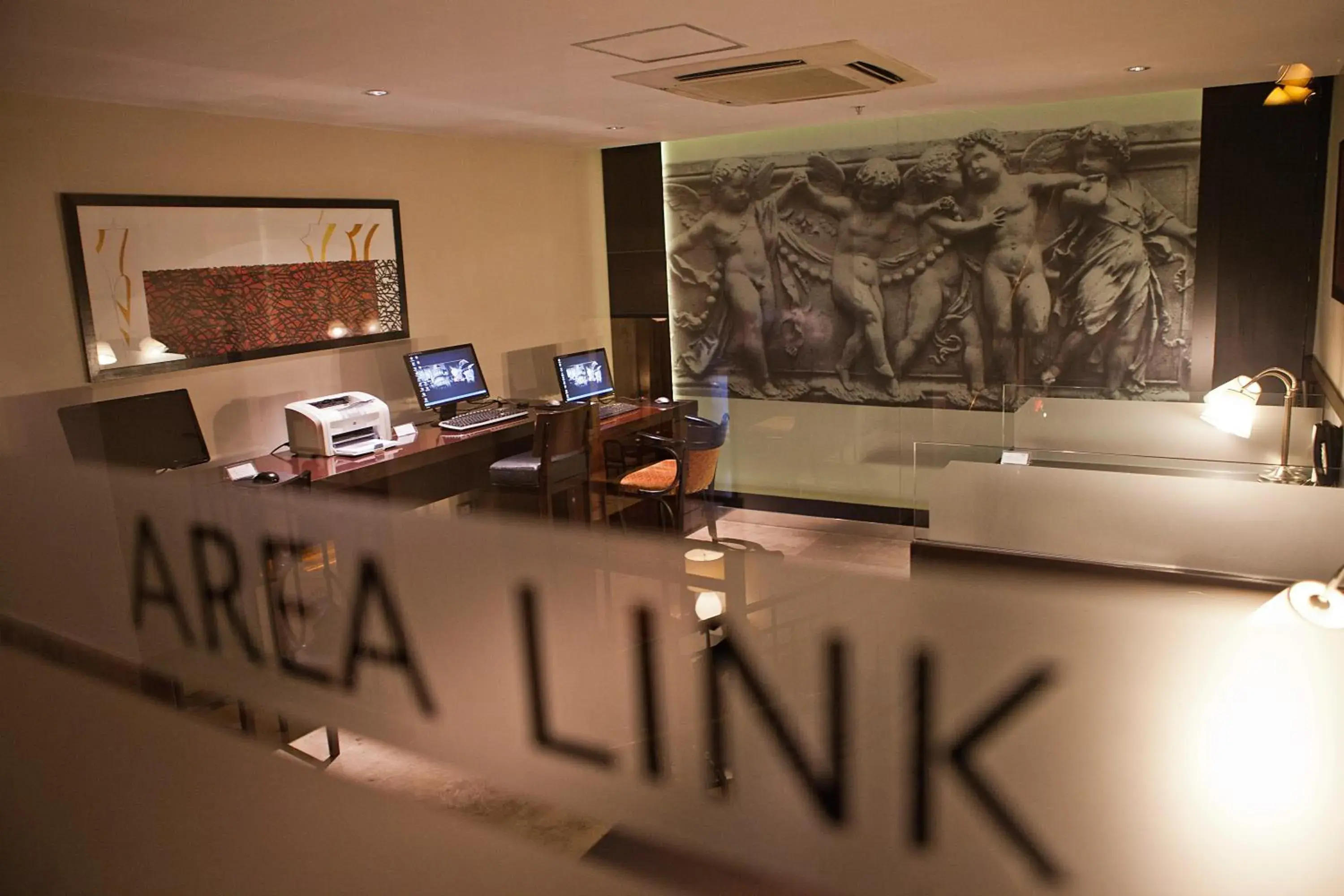 Business facilities, Bed in Savoy Hotel Business facilities, Bed in Savoy Hotel