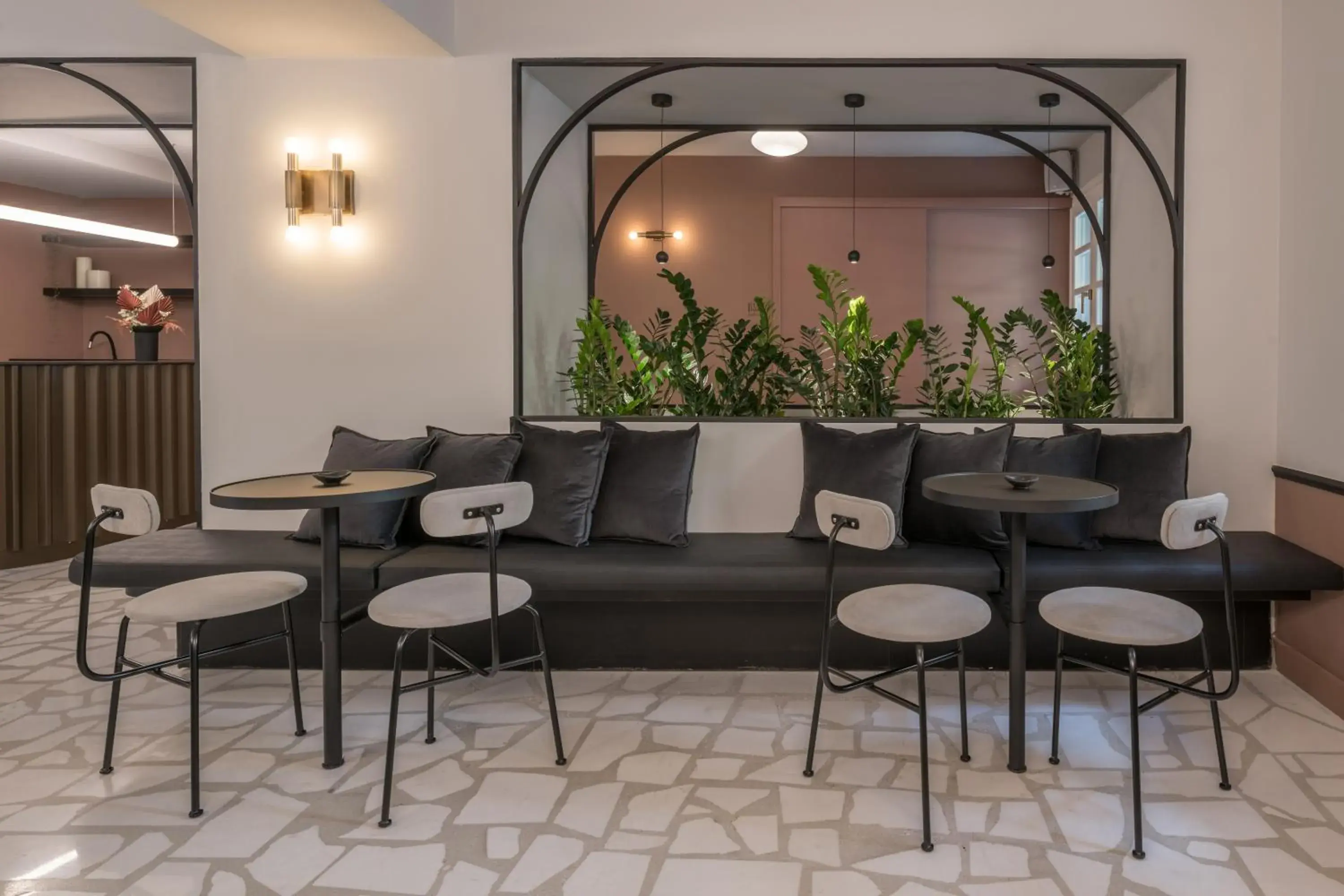 Lounge or bar in 72 AD Suites Lounge or bar in 72 AD Suites