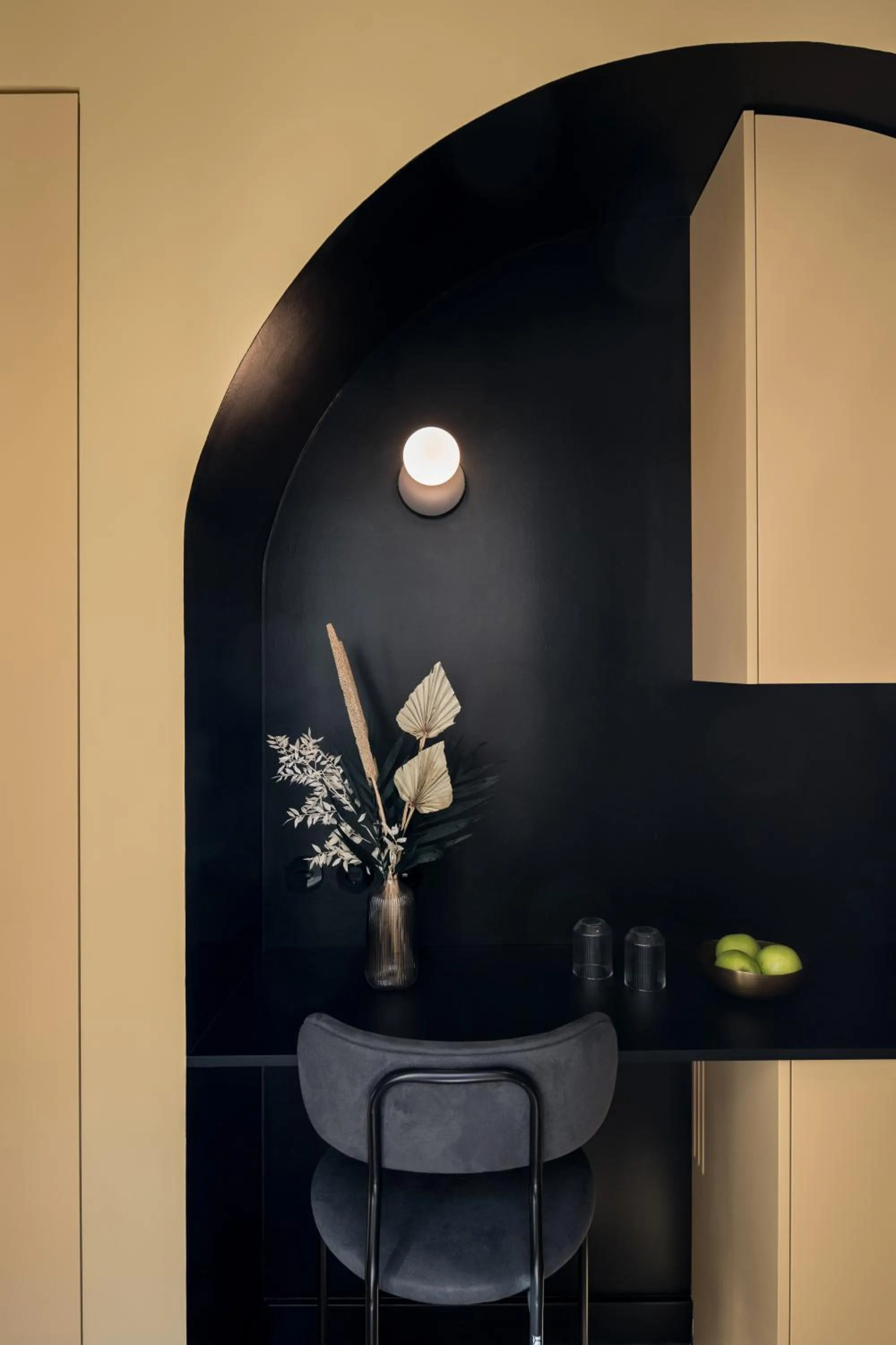 Business facilities in 72 AD Suites