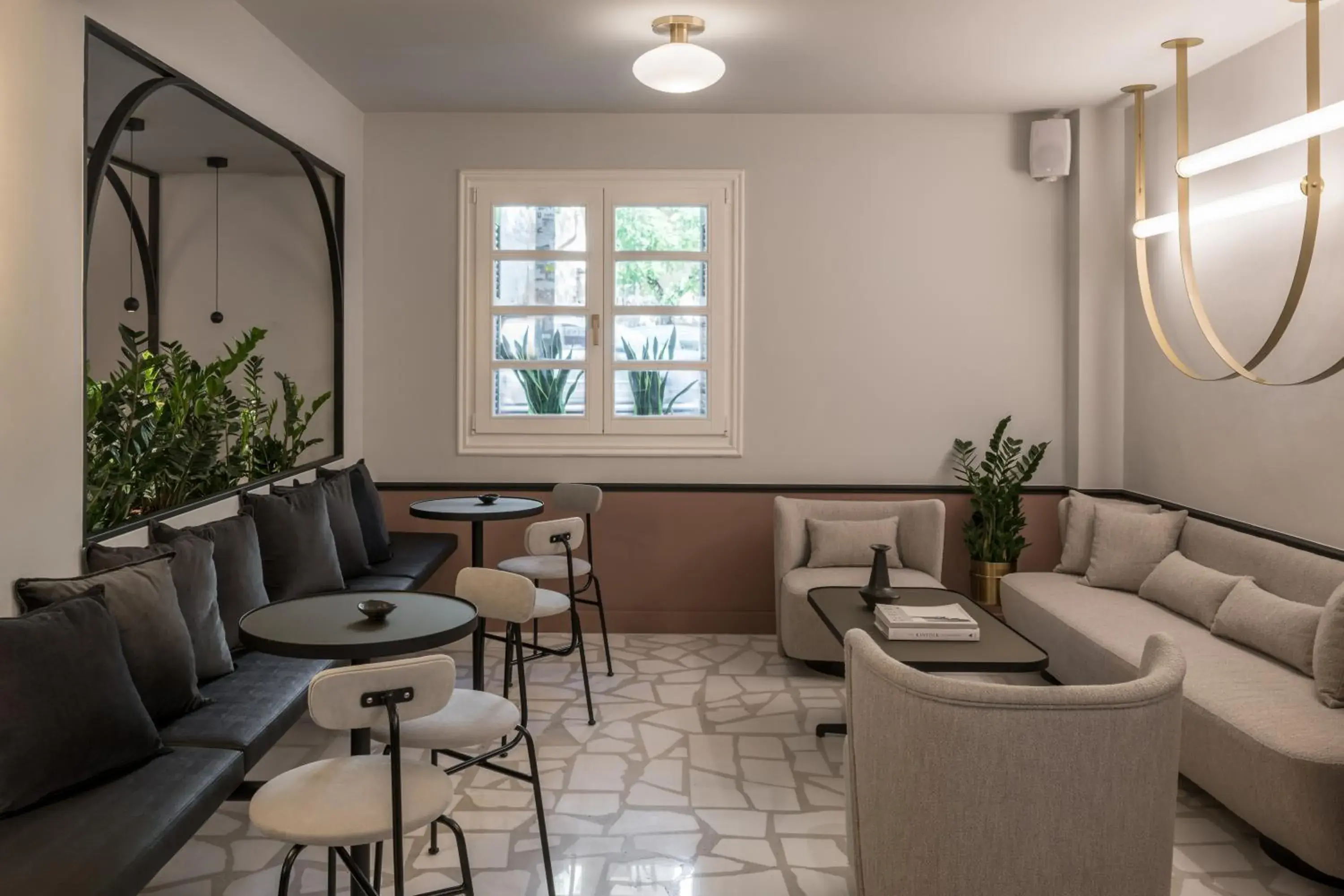 Lounge or bar in 72 AD Suites Lounge or bar in 72 AD Suites