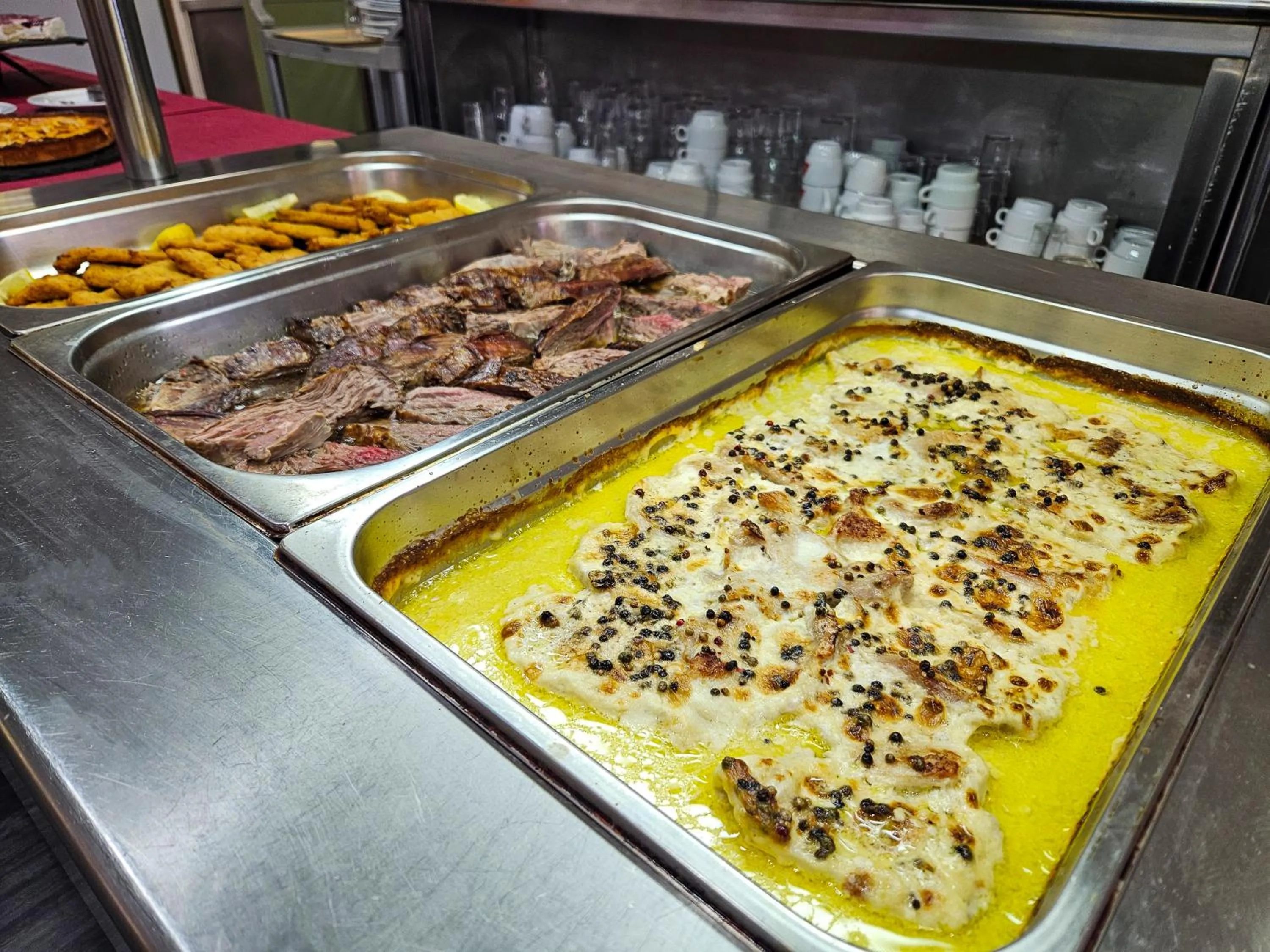 Restaurant/places to eat in Hotel Pere D'Urg 3000