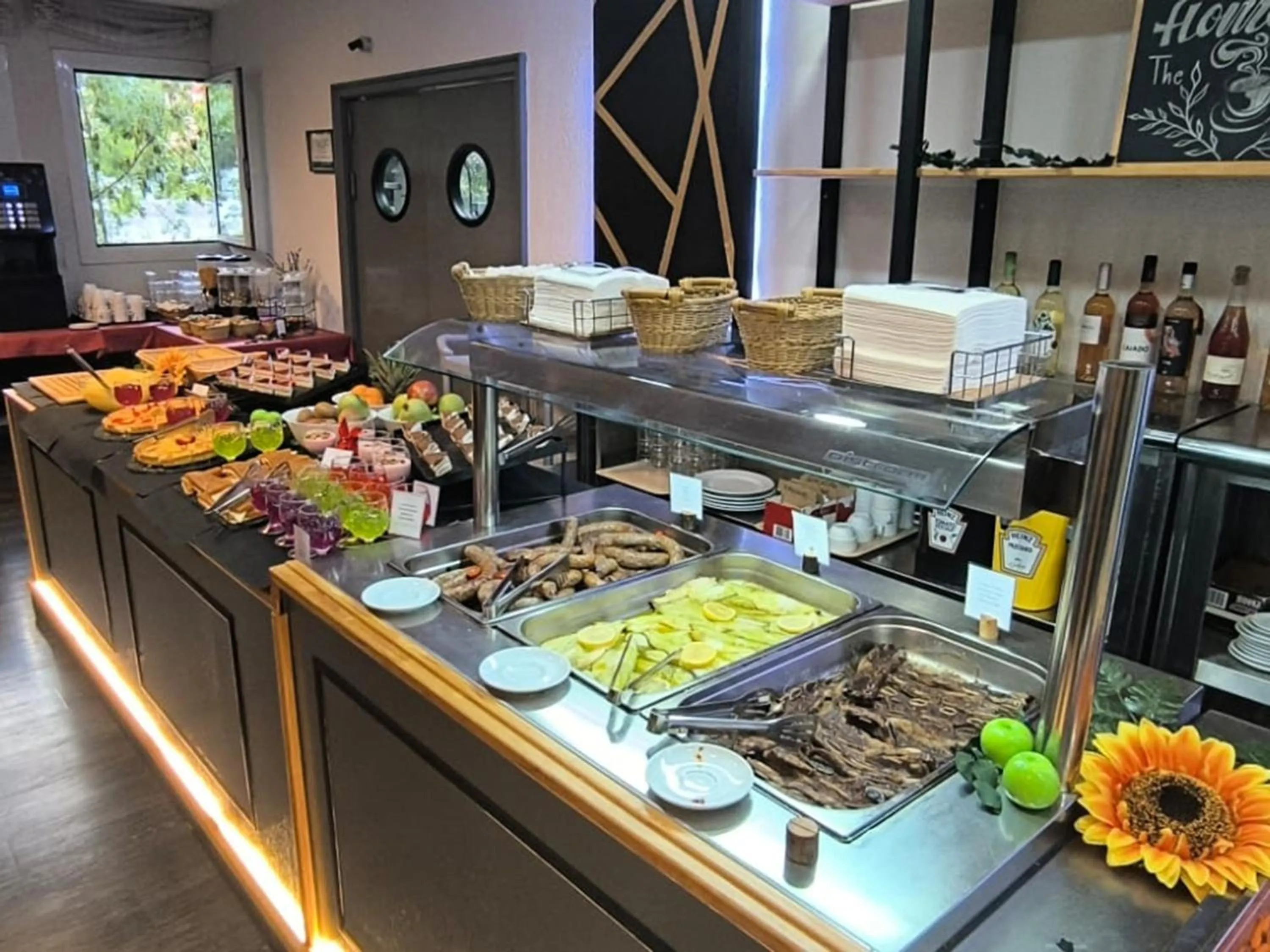 Restaurant/places to eat in Hotel Pere D'Urg 3000