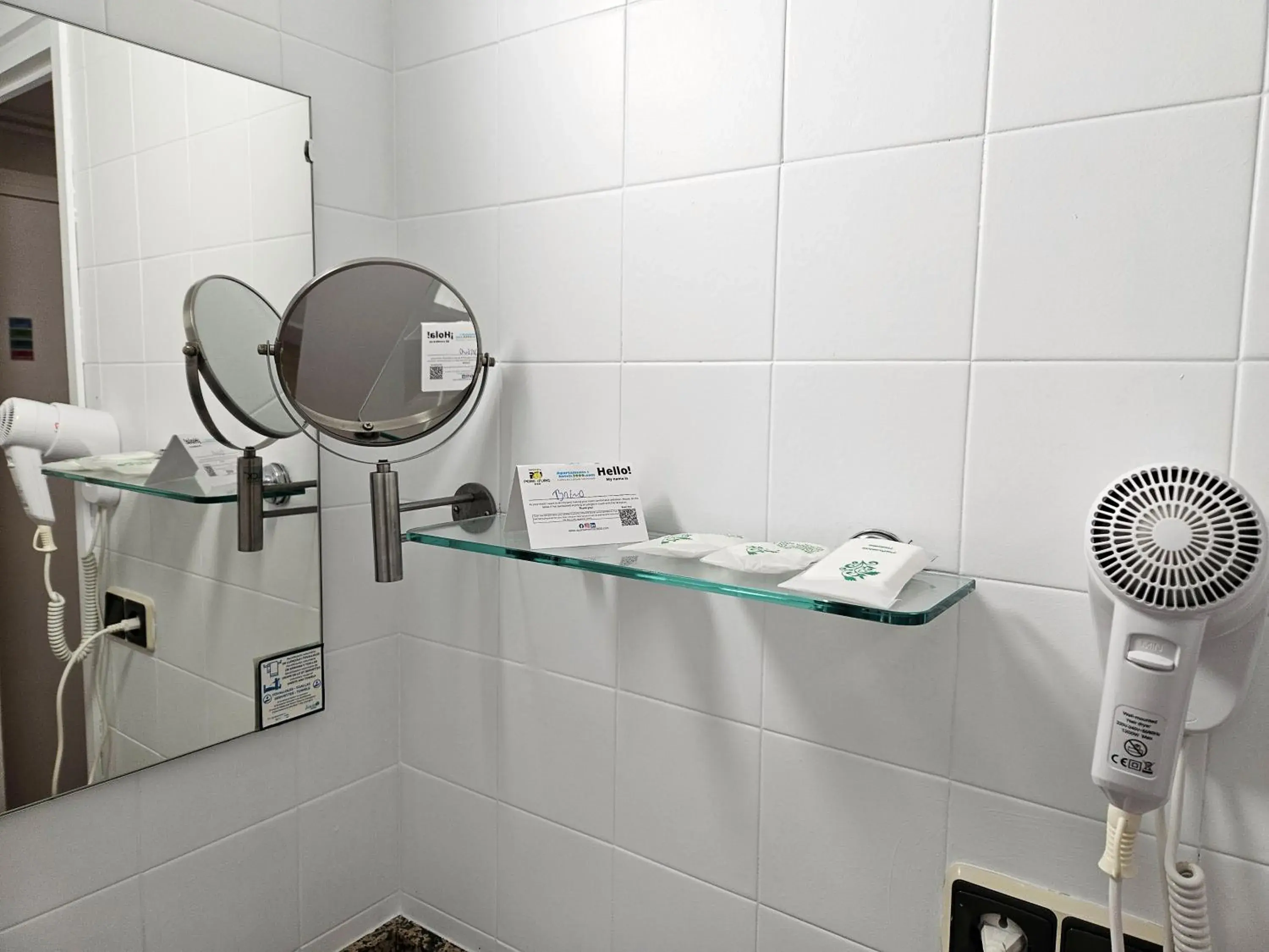 Bathroom in Hotel Pere D'Urg 3000 Bathroom in Hotel Pere D'Urg 3000