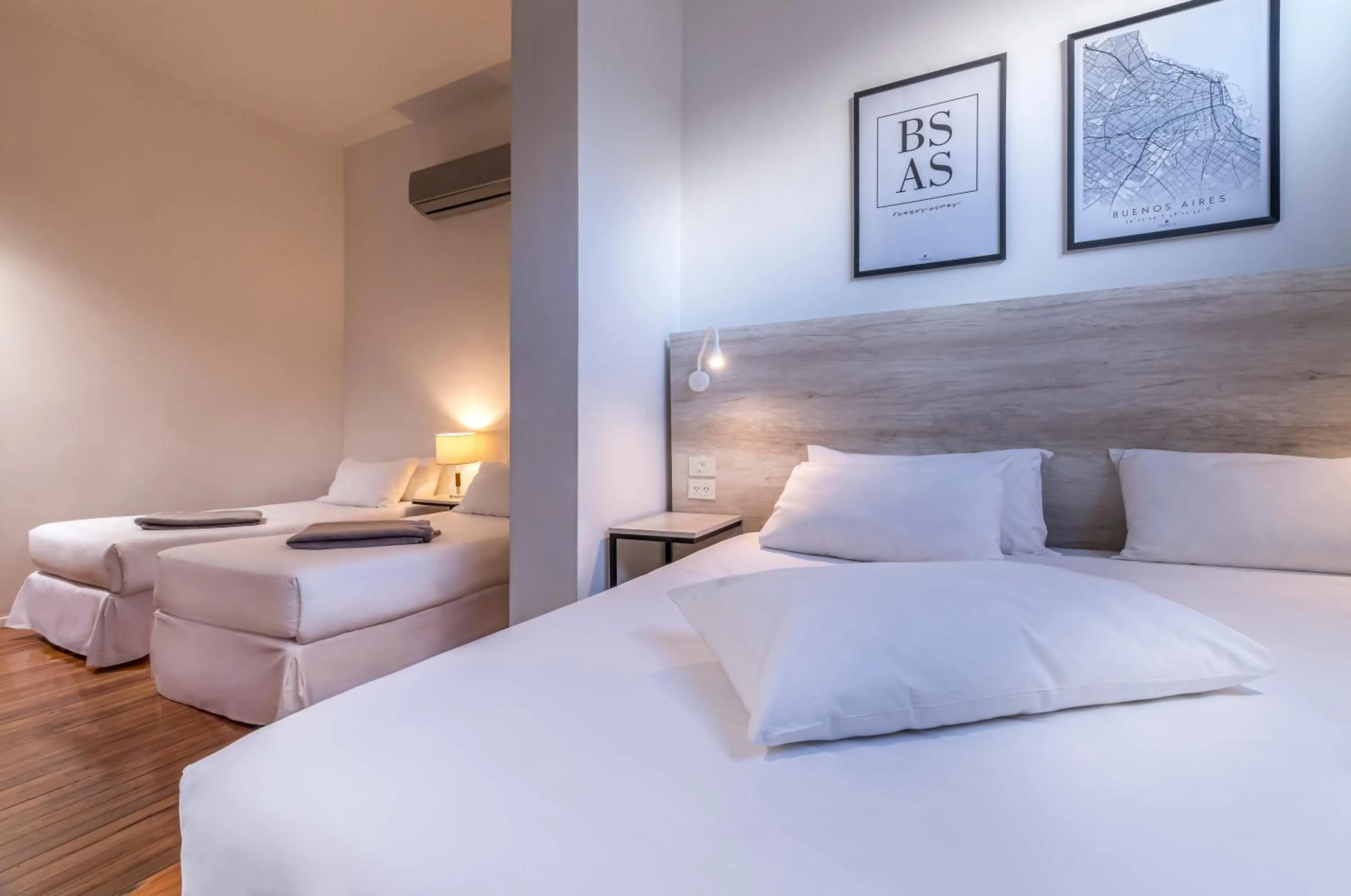 Bedroom, Bed in Up Tribeca