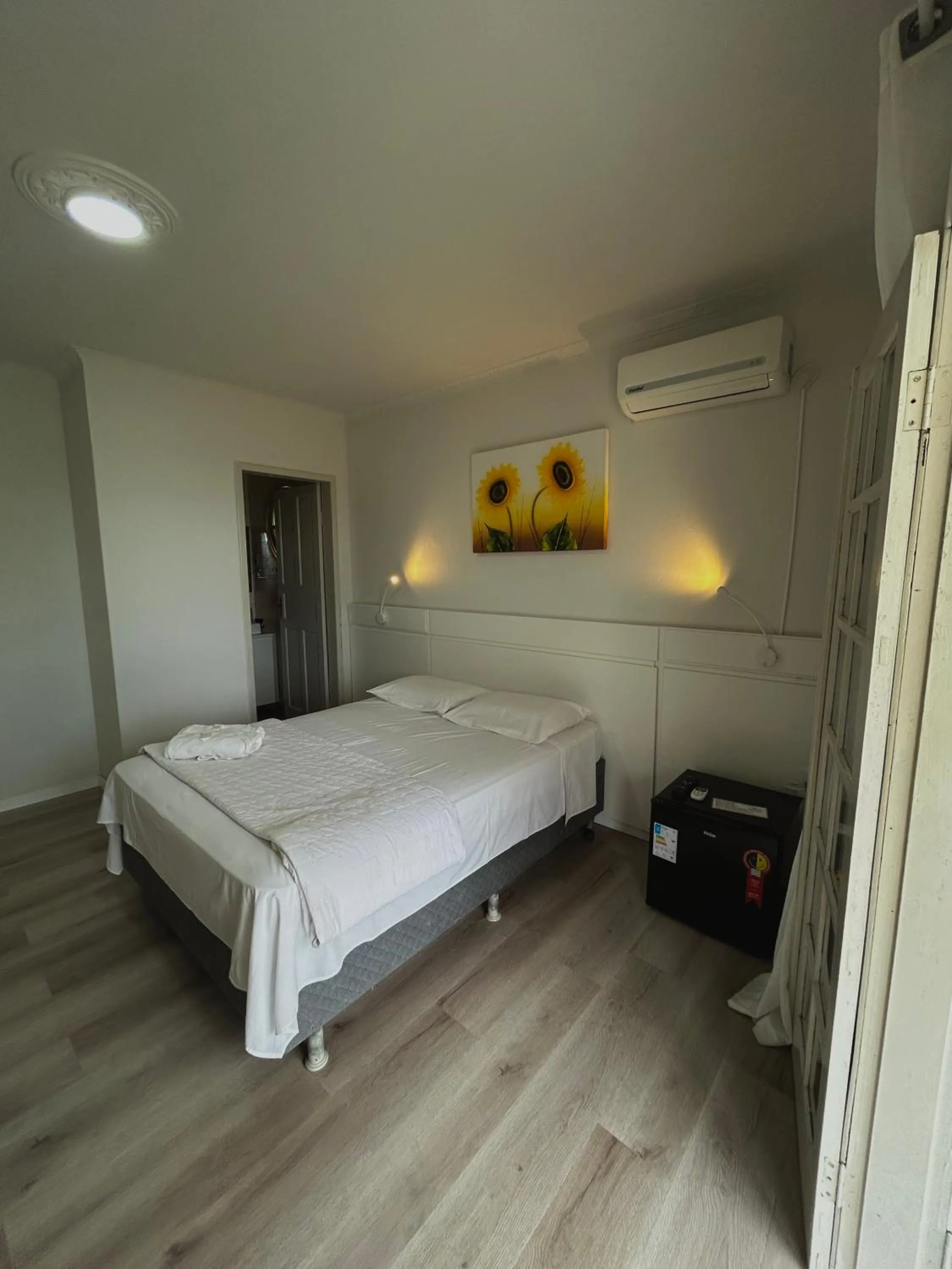 Apartment with Balcony - single occupancy in Hotel & Pousada Bella Vista