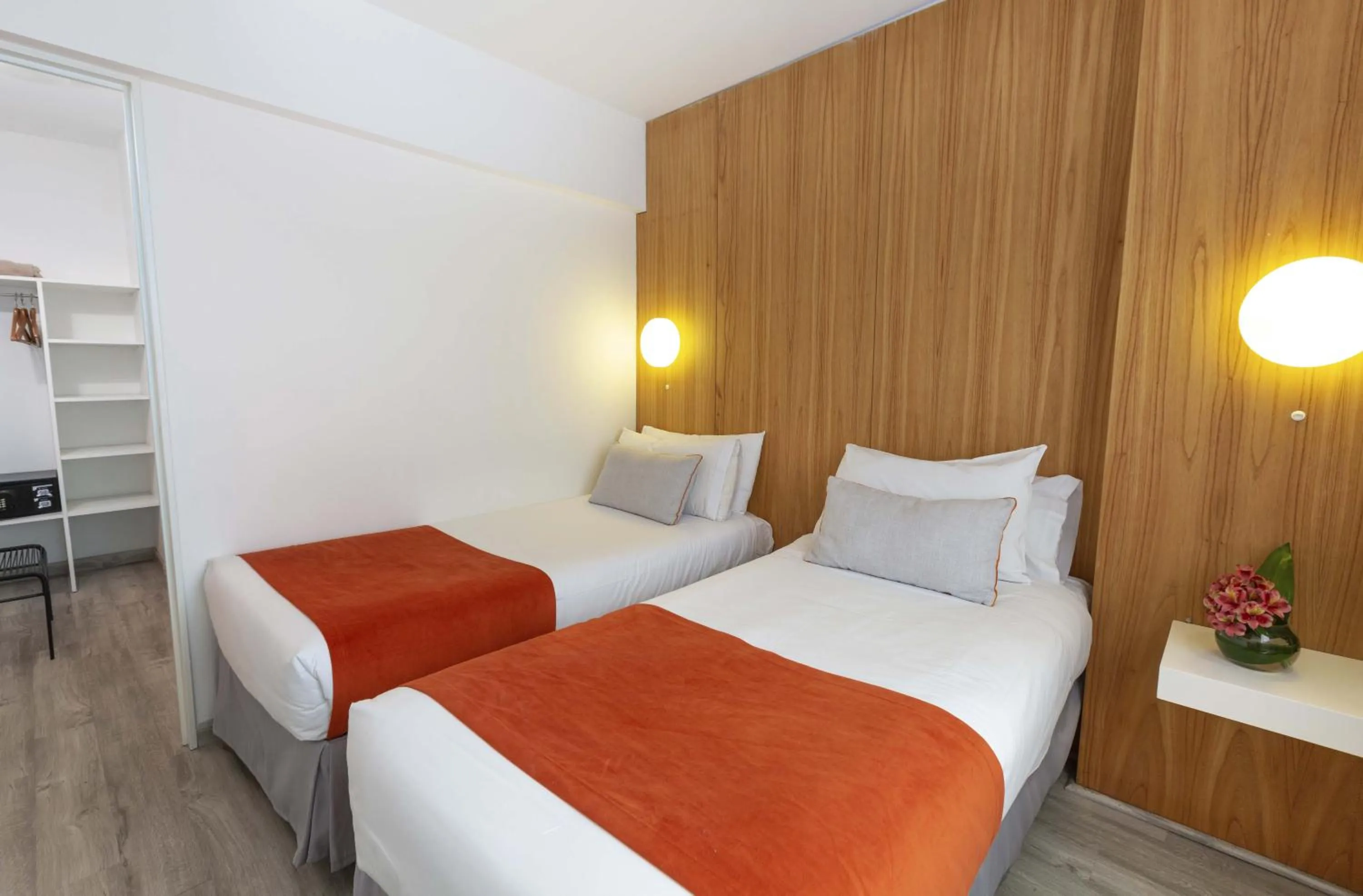 Bedroom, Bed in Deco Collection