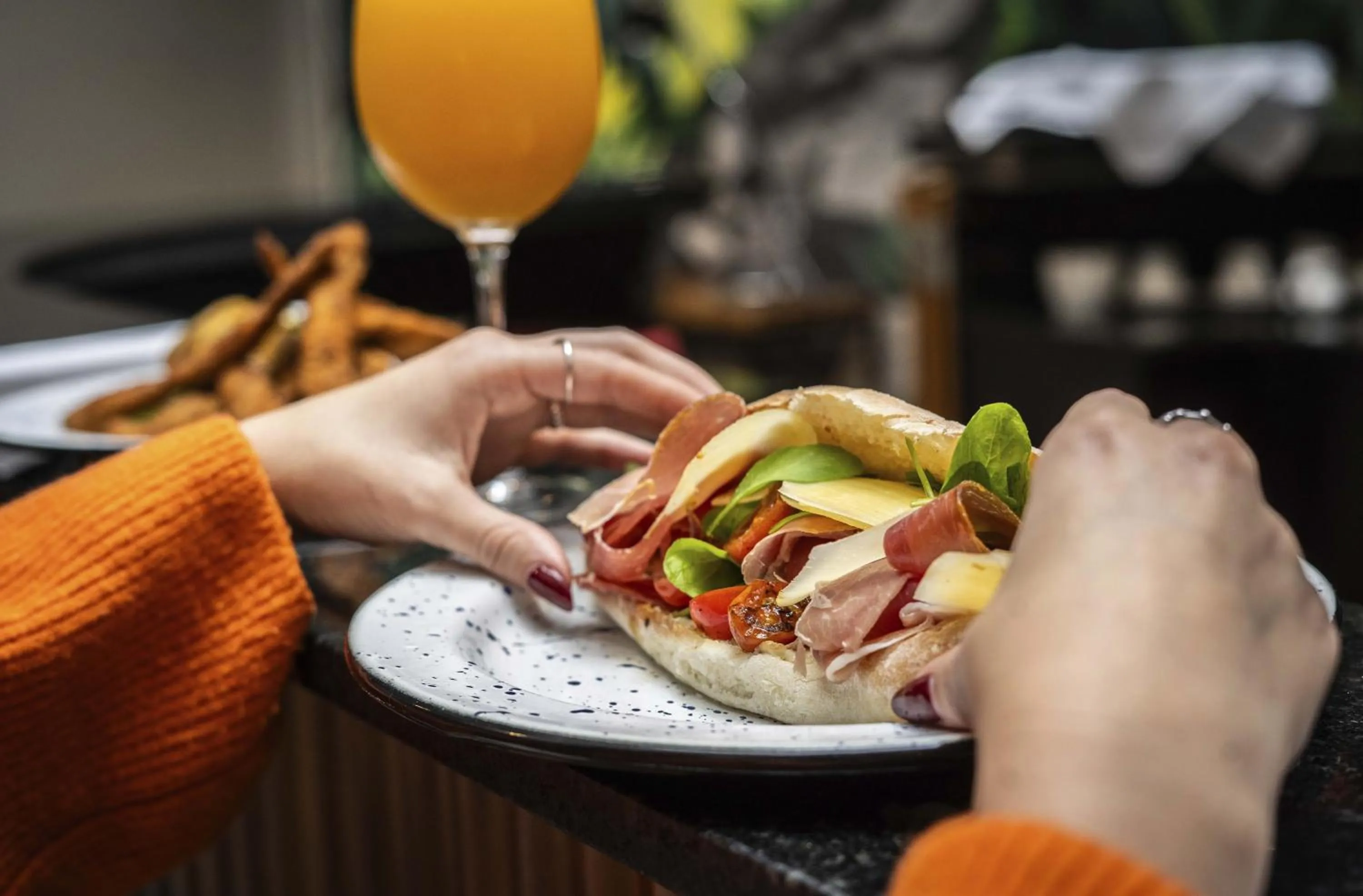 Dinner in Deco Collection