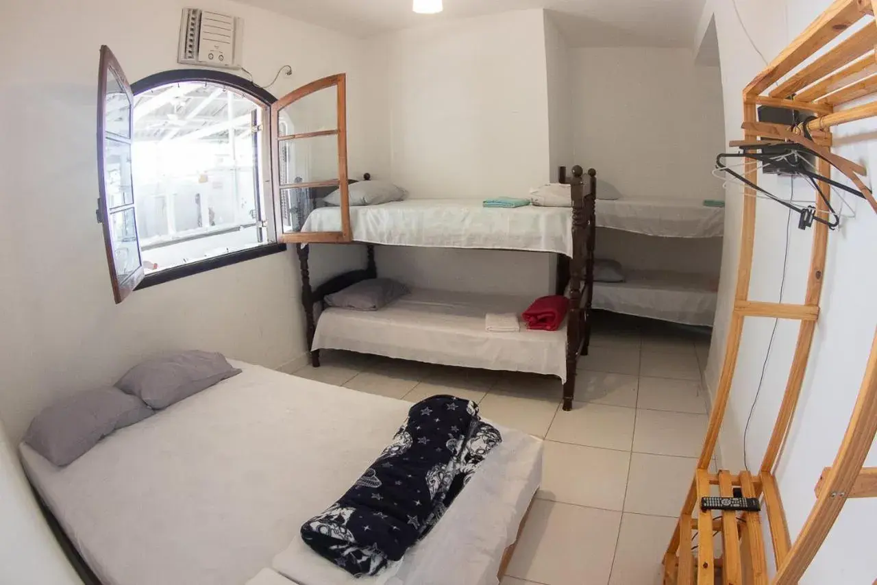 Family Room with Private Bathroom in Pousada Pérola do Guarujá Ltda- Me Family Room with Private Bathroom in Pousada Pérola do Guarujá Ltda- Me