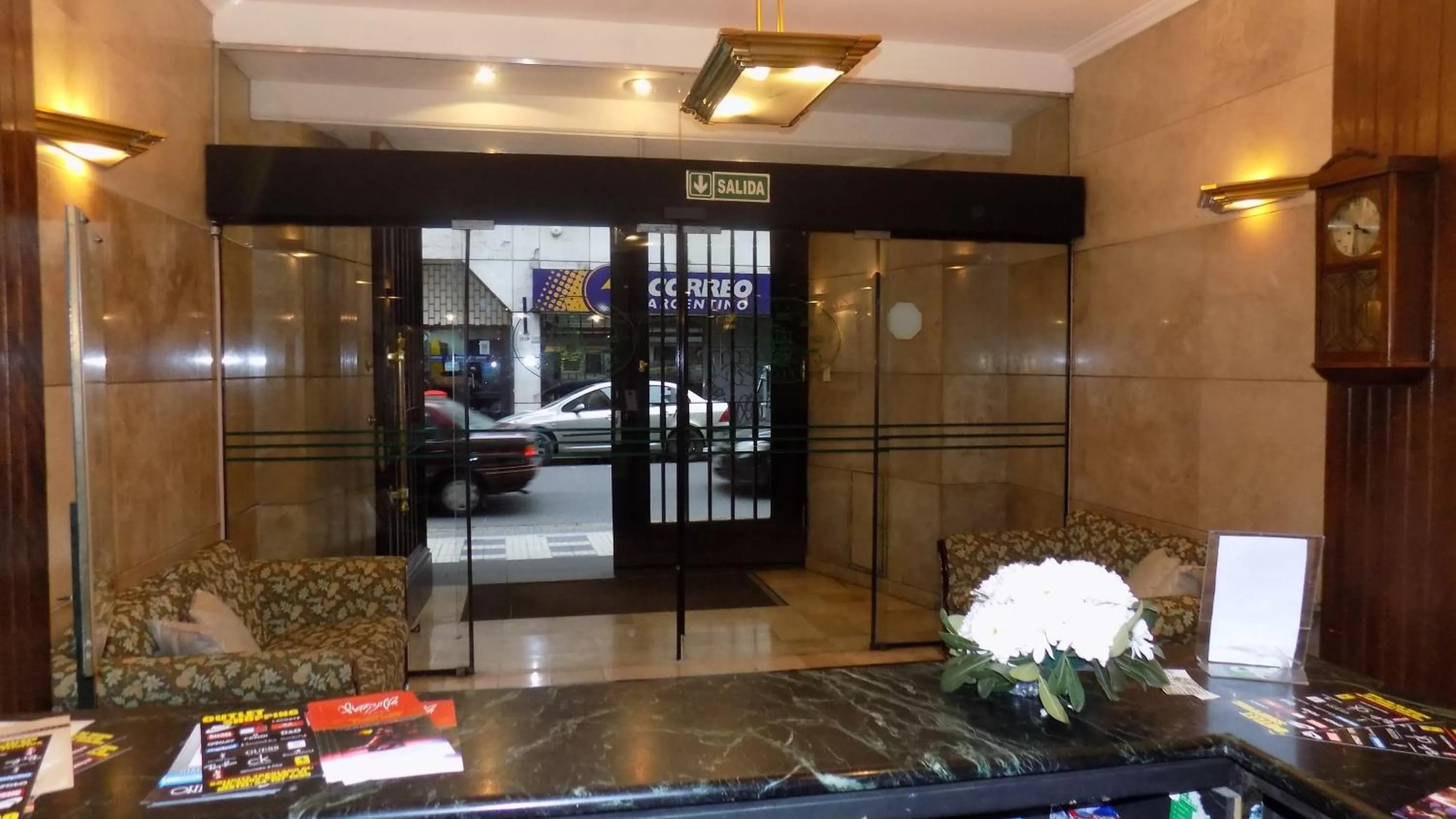 Lobby or reception in Mayflower Suites