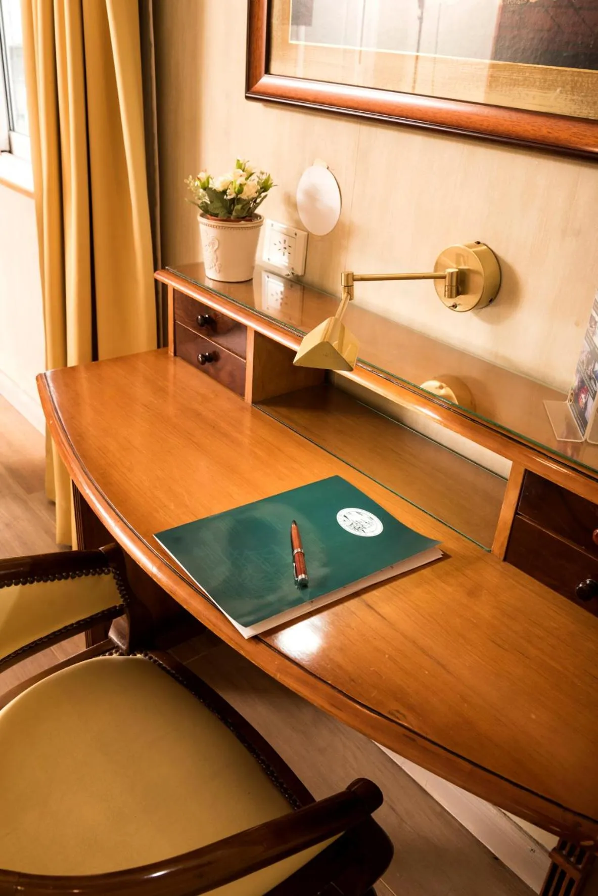 Seating area in Mayflower Suites