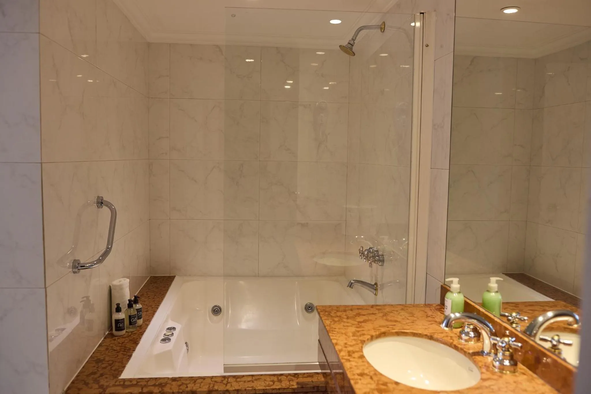 Shower in Dazzler by Wyndham Buenos Aires San Martin