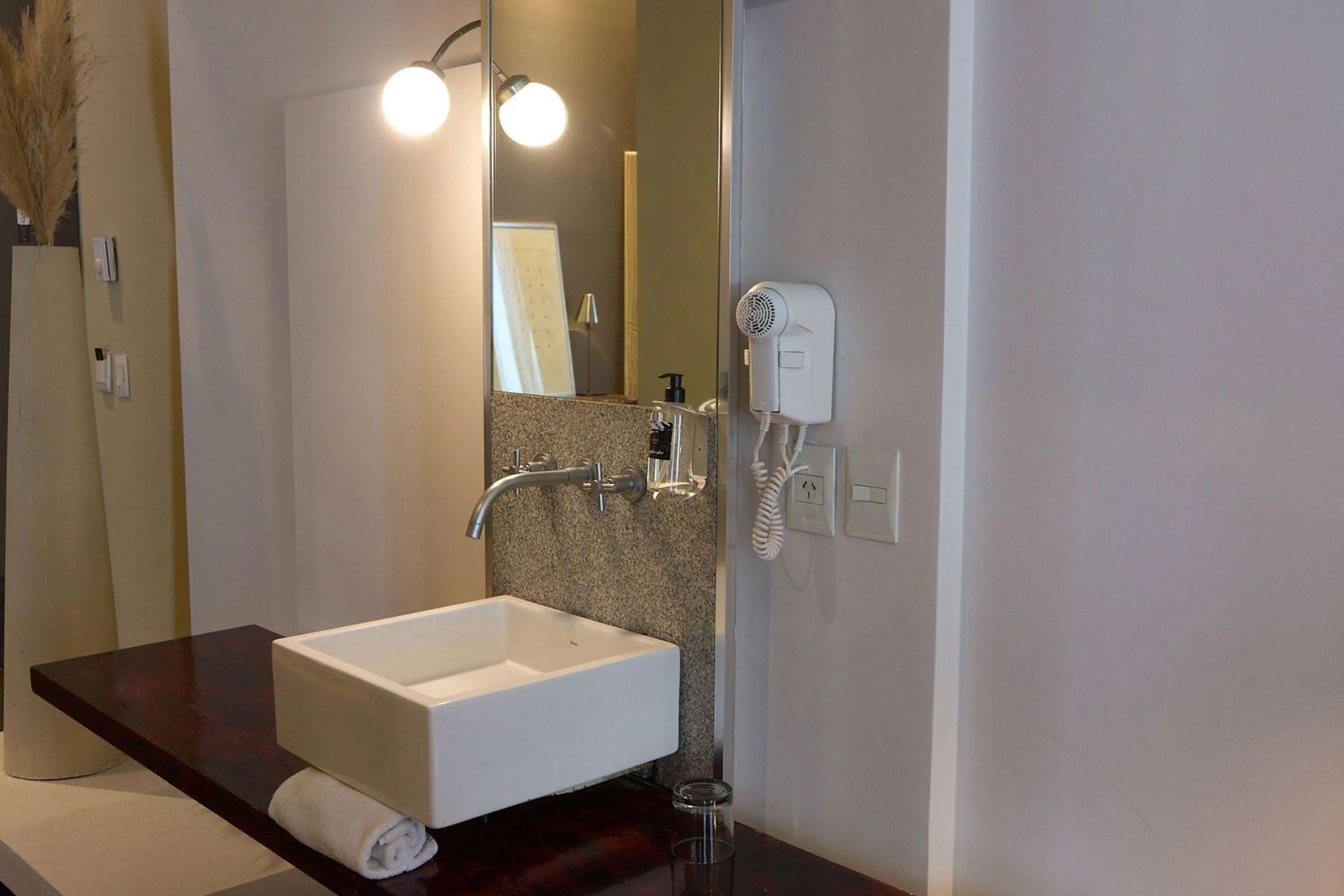 Bathroom in Esplendor by Wyndham Buenos Aires