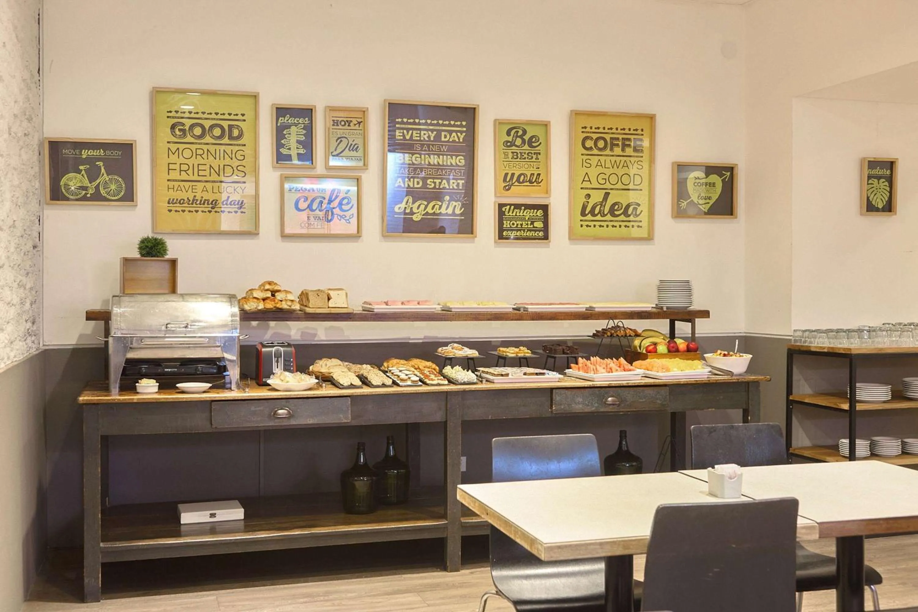 Restaurant/places to eat in Esplendor by Wyndham Buenos Aires