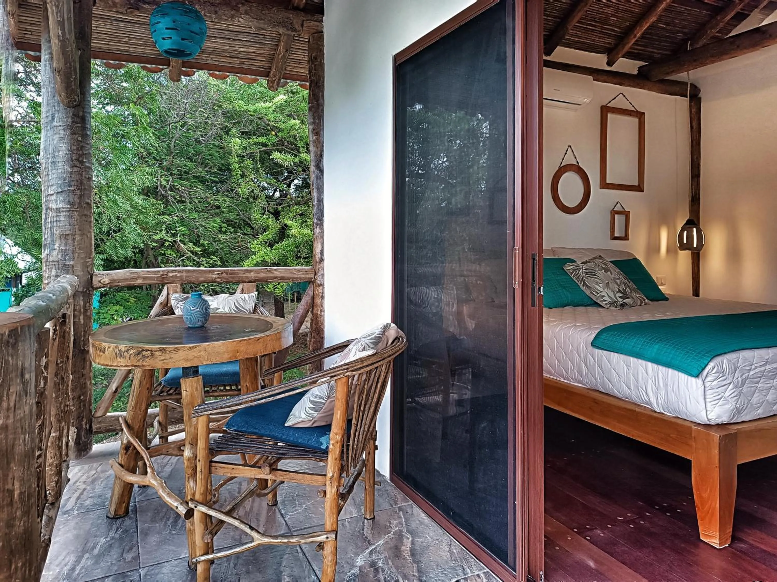 Balcony/Terrace, Bed in Hotel Cabañas Puesta del Sol