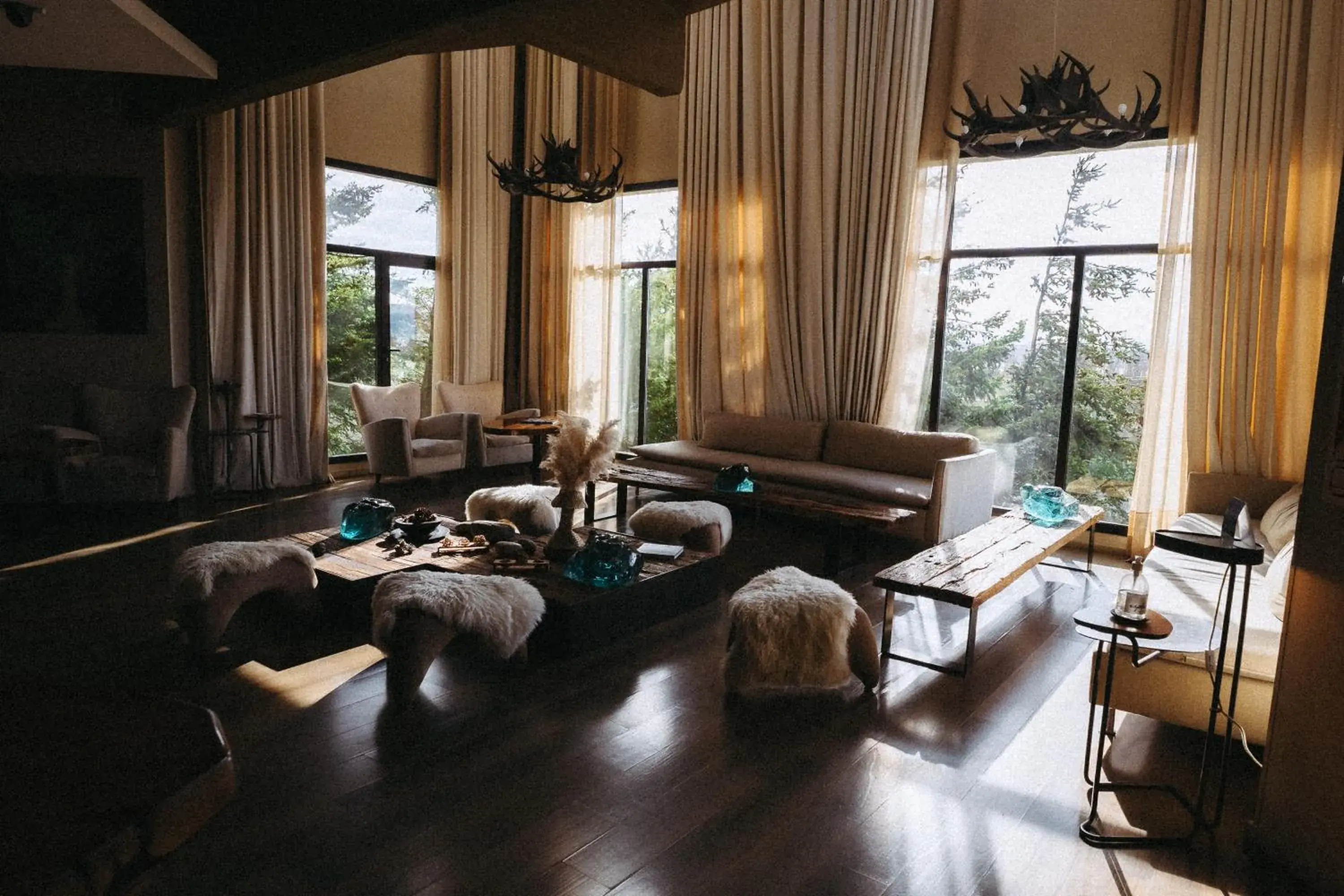 Lounge or bar in Esplendor by Wyndham El Calafate Lounge or bar in Esplendor by Wyndham El Calafate