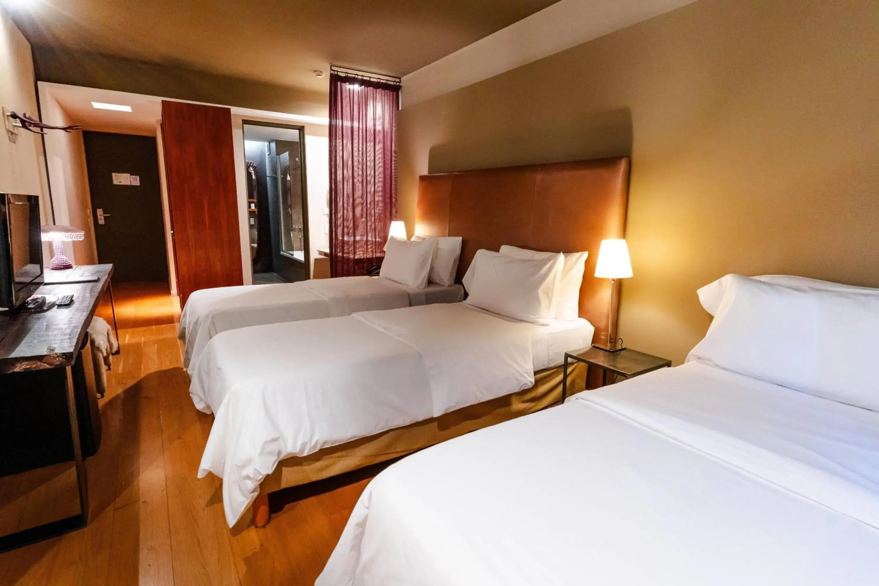 Photo of the whole room, Bed in Esplendor by Wyndham El Calafate Photo of the whole room, Bed in Esplendor by Wyndham El Calafate