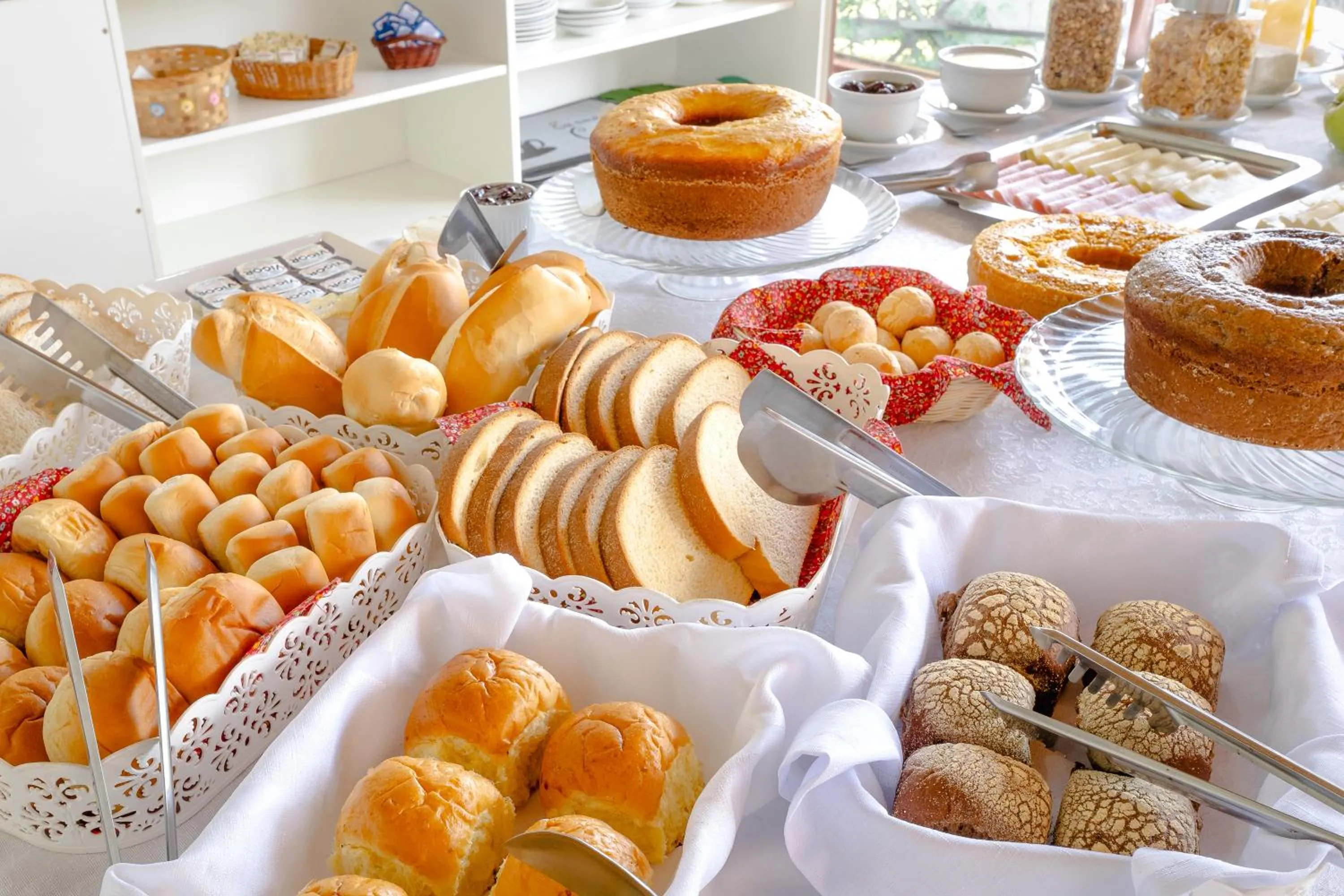 Food and drinks in VELINN Pousada Flores do Capivari